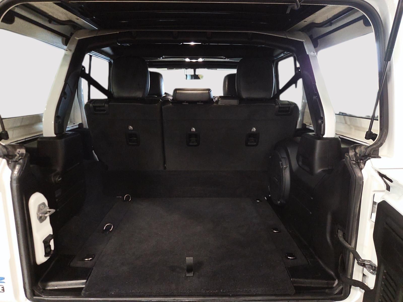 Photo Jeep Wrangler 4xe UNLIMITED SAHARA | TOIT SKY ONE TOUCH 2022 #6