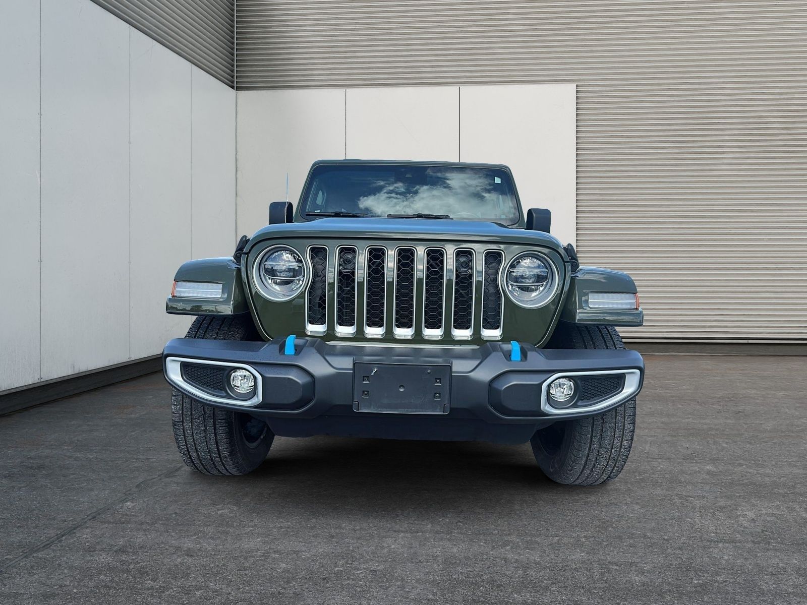 Photo 2022 Jeep Wrangler 4XE SAHARA 4XE | CUIR BRUN #2