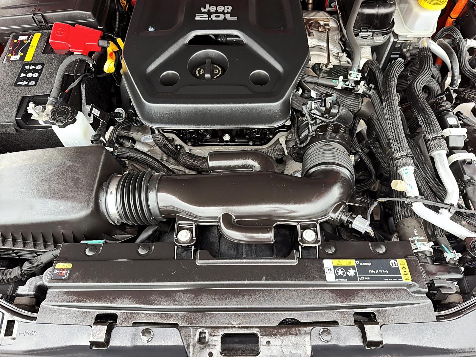 Photo 2022 Jeep Wrangler 4xe Unlimited Sahara #8