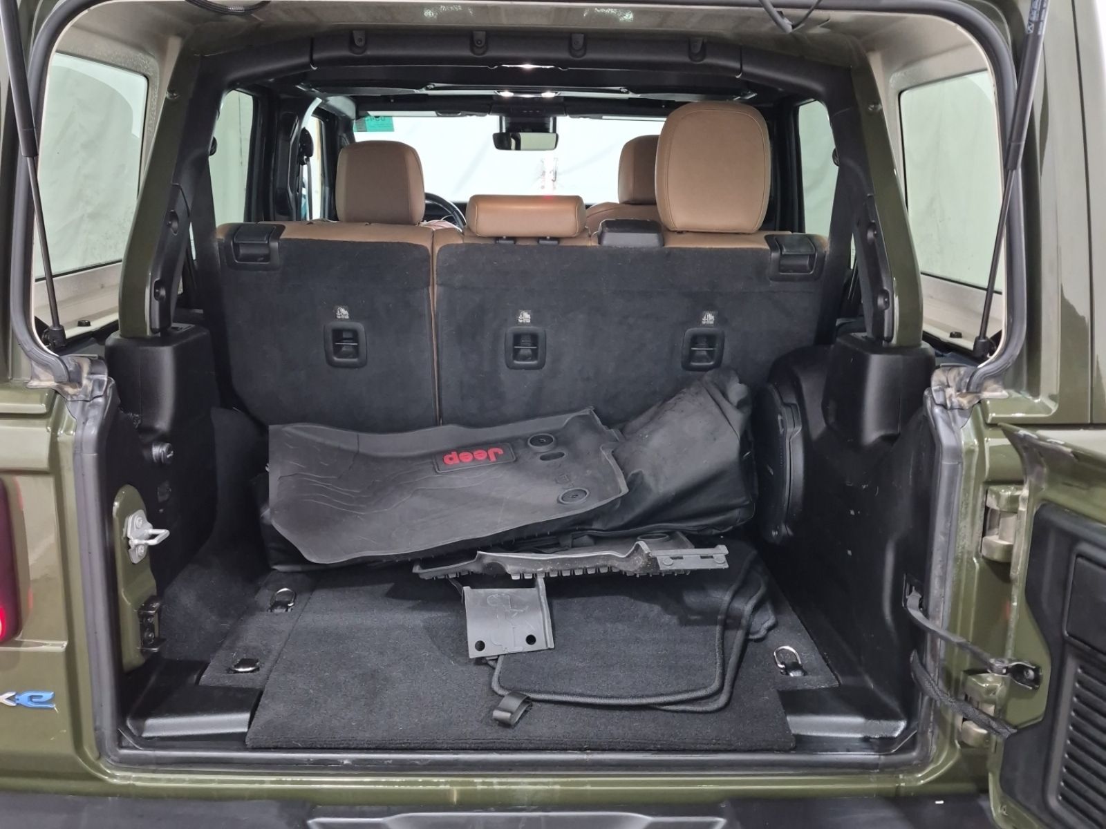 Photo 2022 Tesla Model Y Sahara 3.6L V6 #5