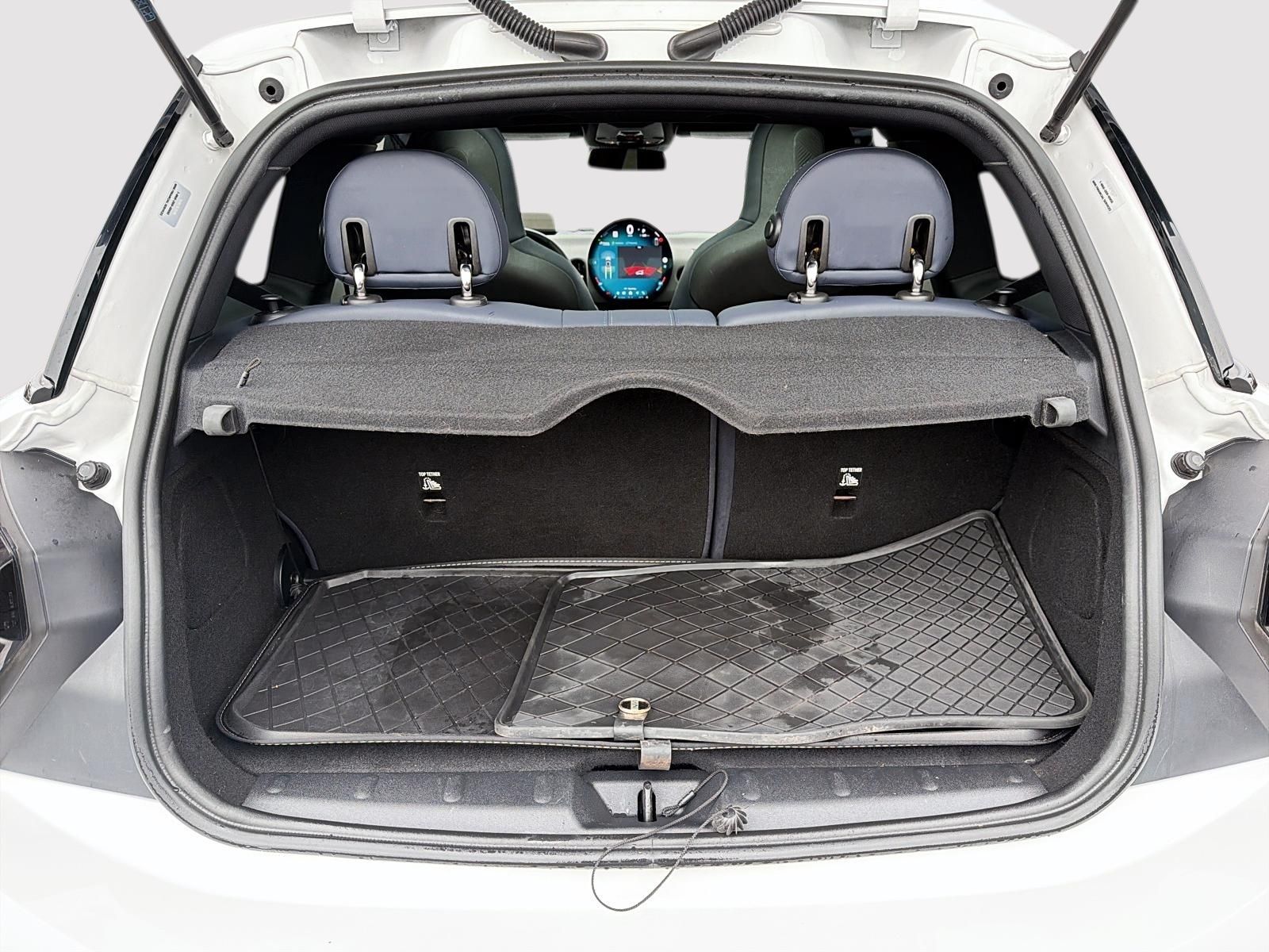 Photo 2025 MINI 3 Door Cooper C #6