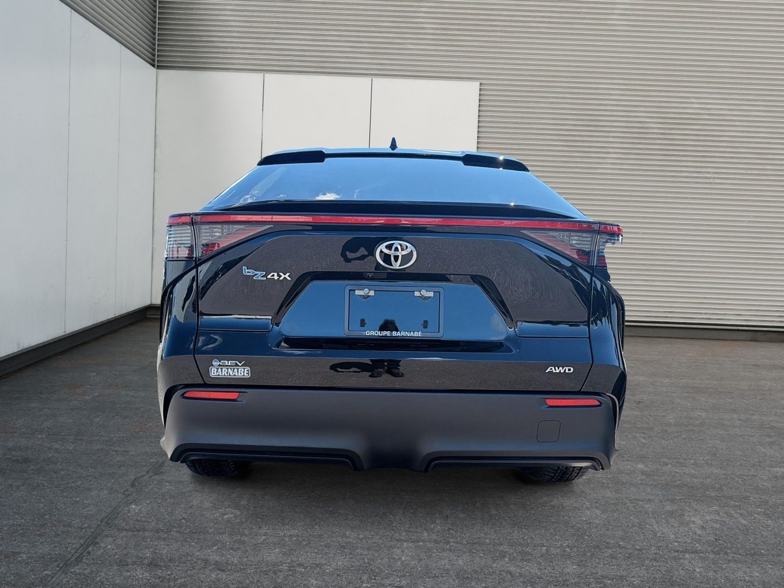 Photo 2025 Toyota BZ4X LE AWD #3