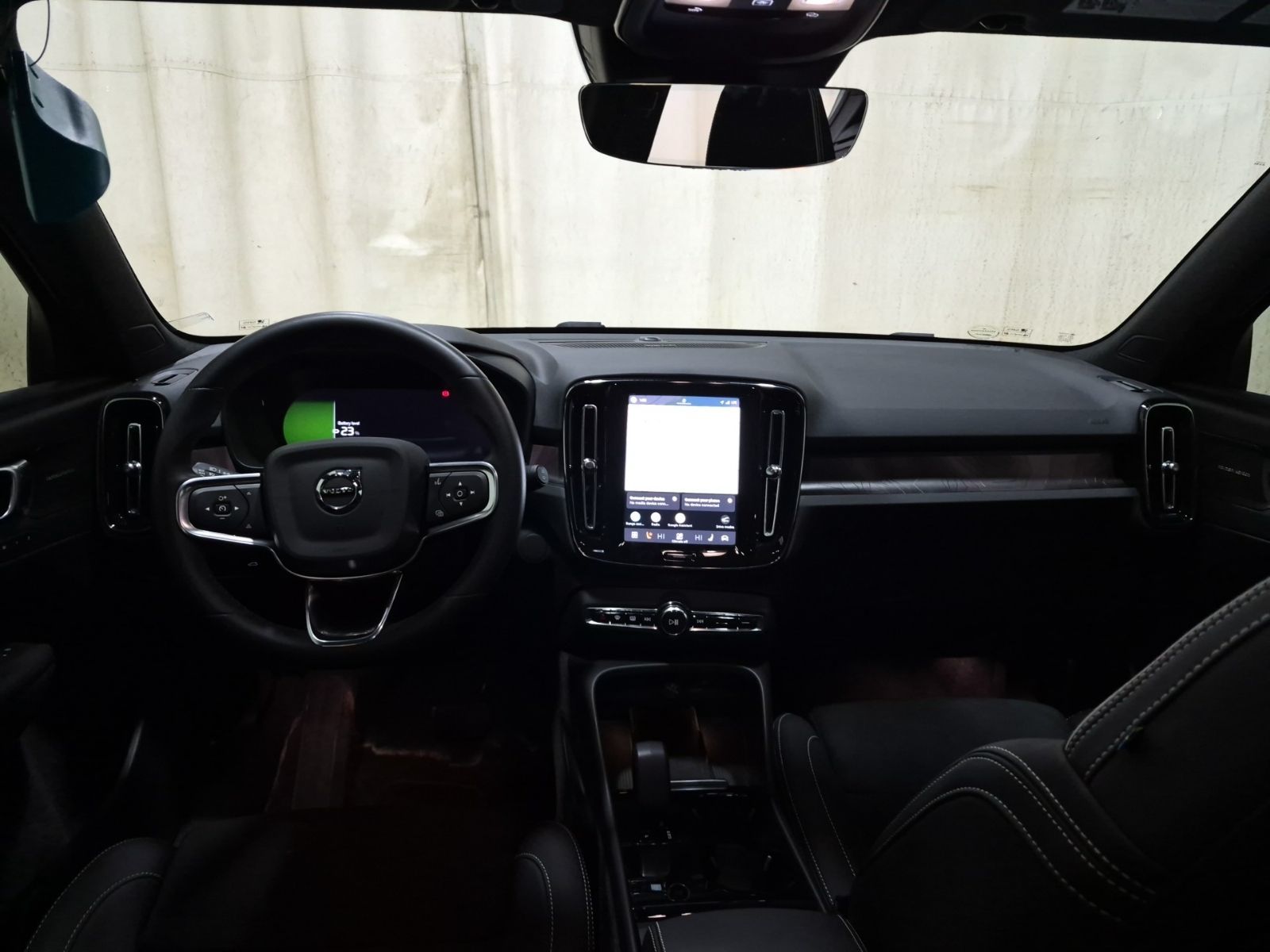 Photo 2024 Volvo XC40 Recharge Pure Electric Ultimate AWD #8