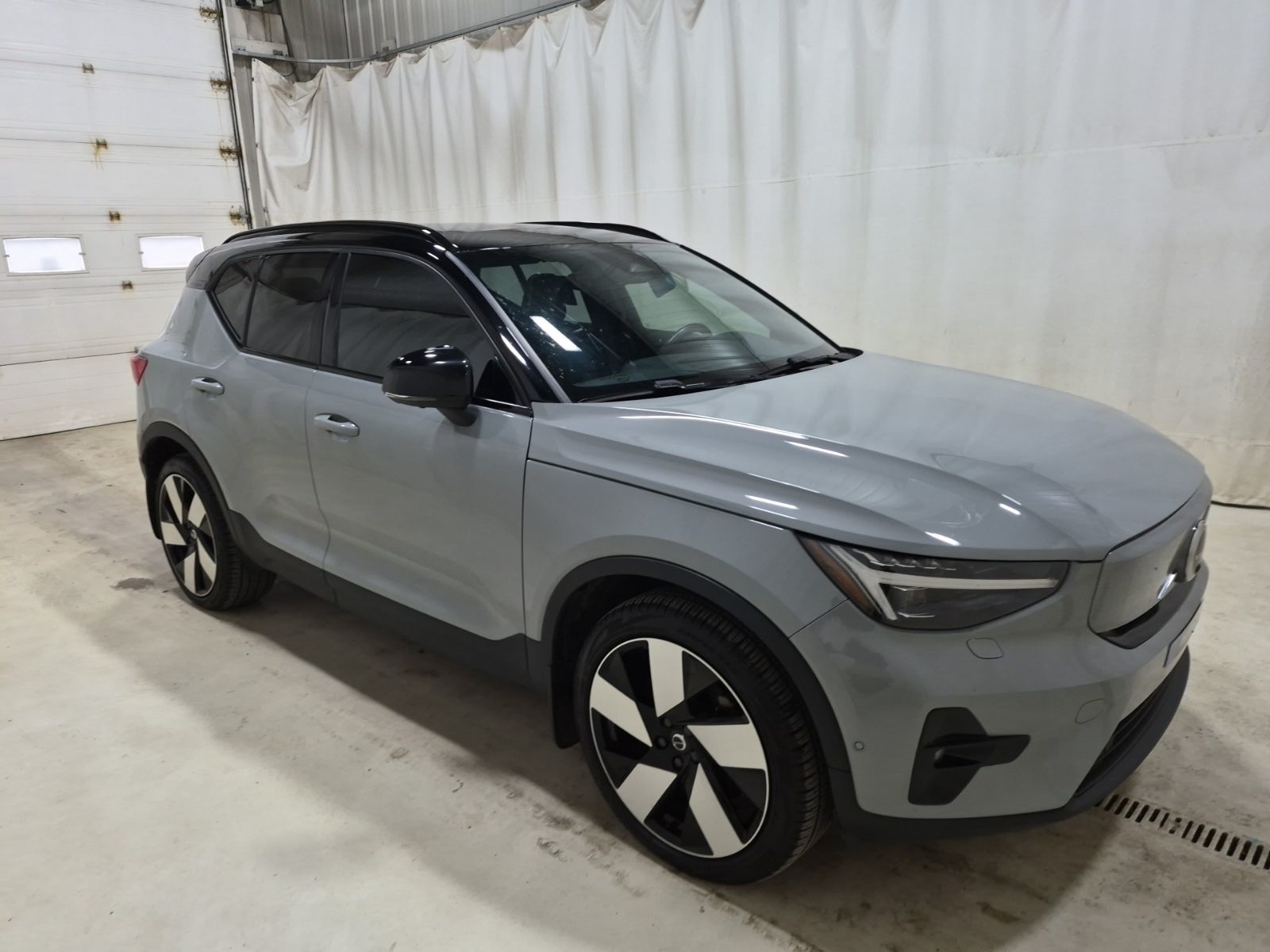 Photo 2024 Volvo XC40 Recharge Pure Electric Ultimate AWD #7