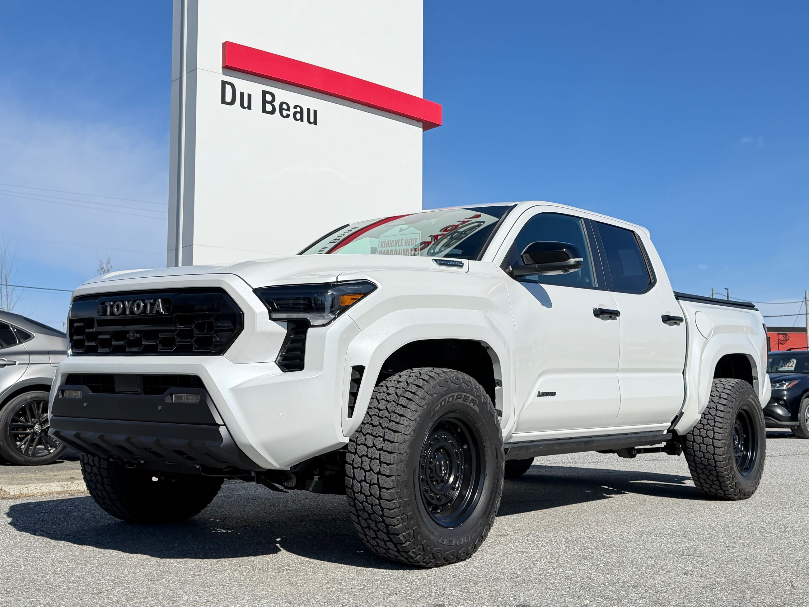 2026 Toyota TACOMA Hybrid LIMITED EDITION NOLS SPORT TOILE BOITE / MAGS ET PNEUS HORS ROUTE / LOGO NOIR