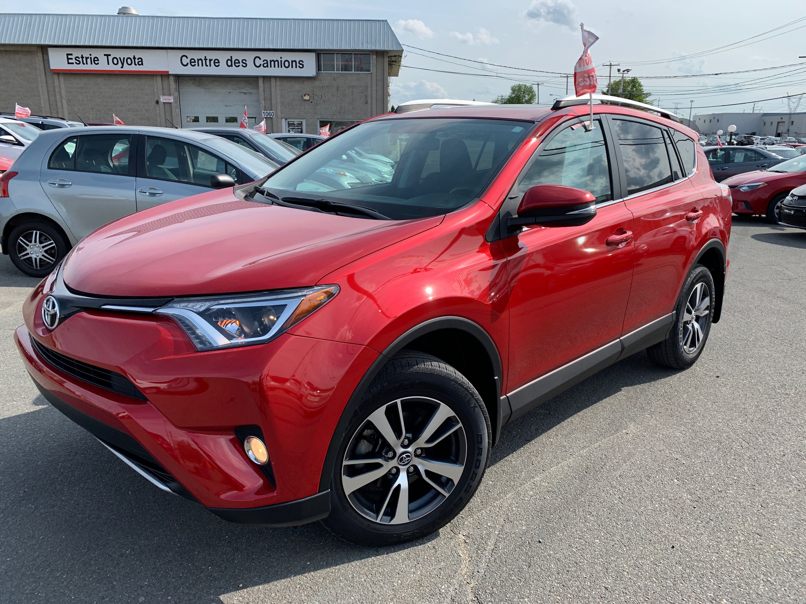 Granby Toyota Toyota RAV4 CERTIFIÉ XLE FWD AC VITRES MAGS TOIT CAMÉRA