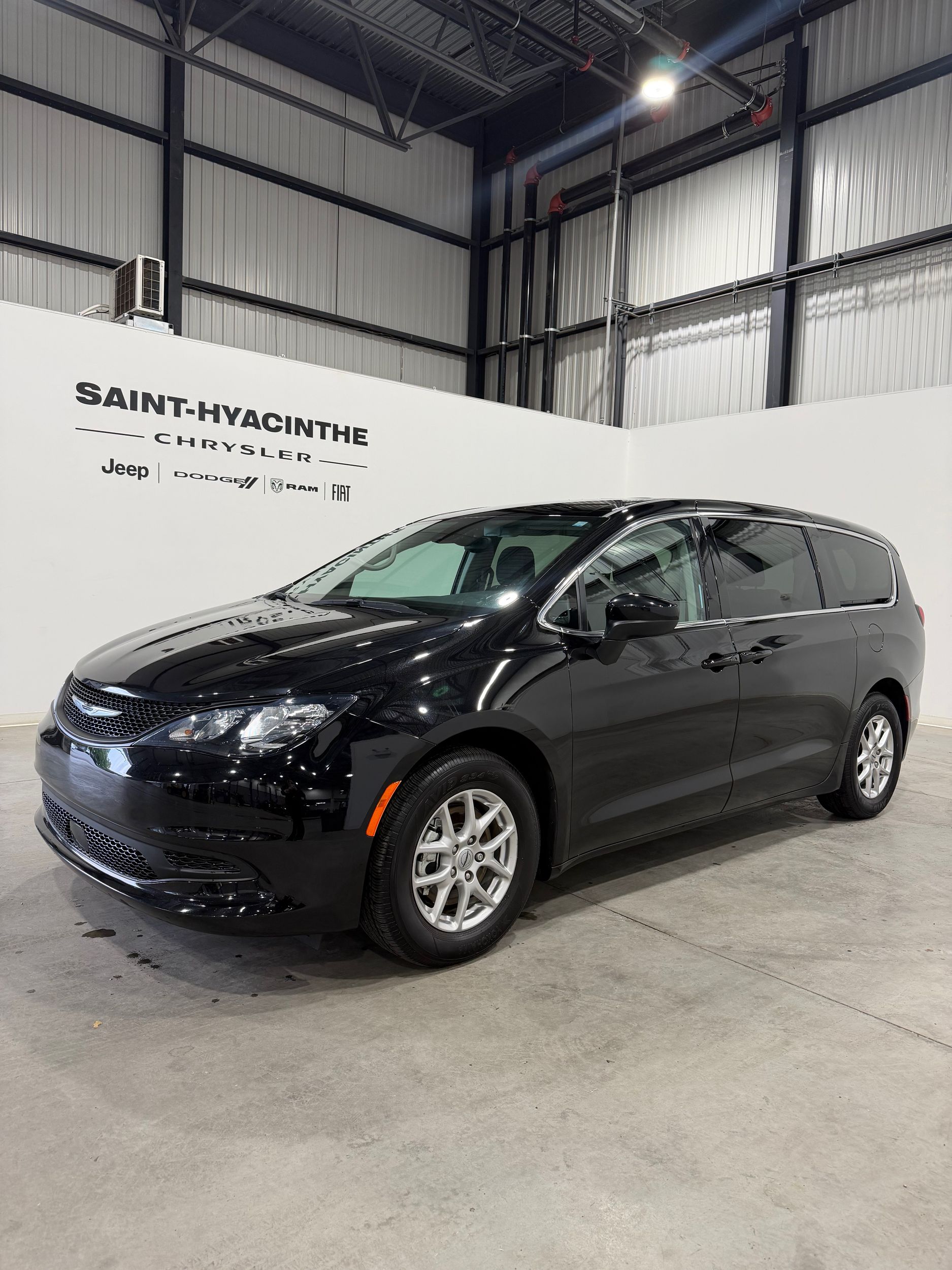 Photo Chrysler Grand Caravan SXT 2024 #1