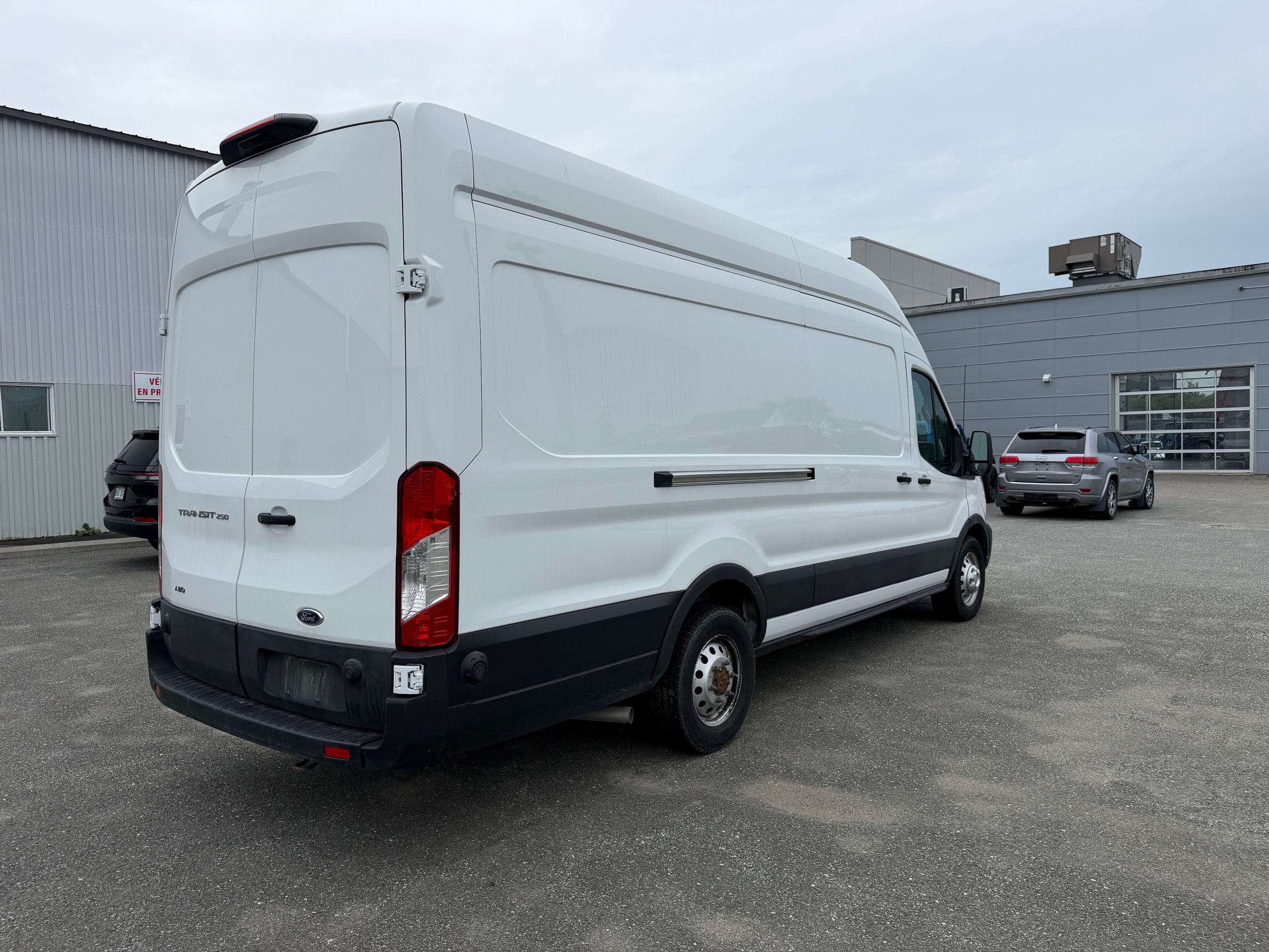 Photo 2025 Ford Transit Cargo Van 250 HIGH ROOF AWD #5