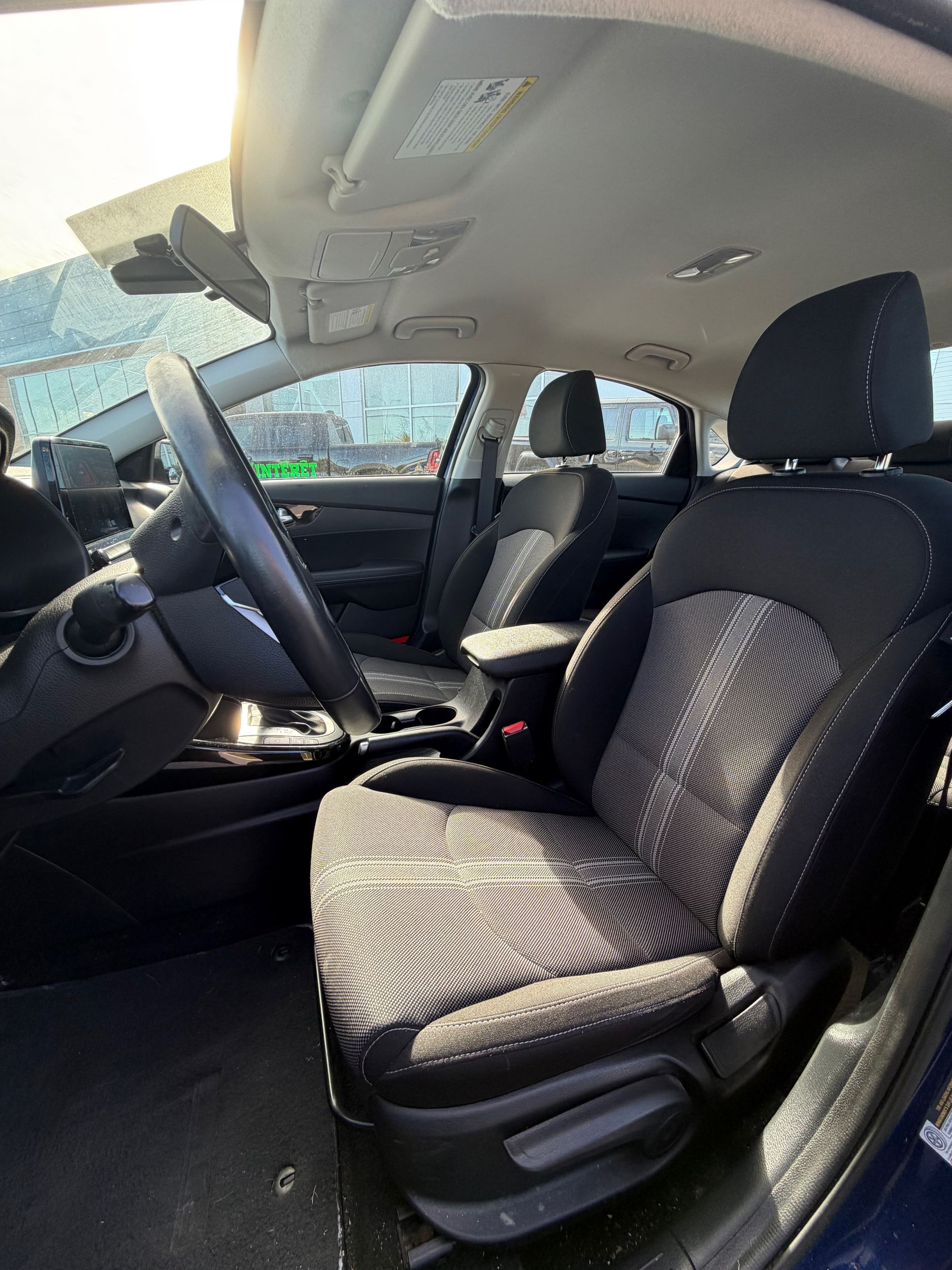 Photo 2023 Kia Forte EX #7