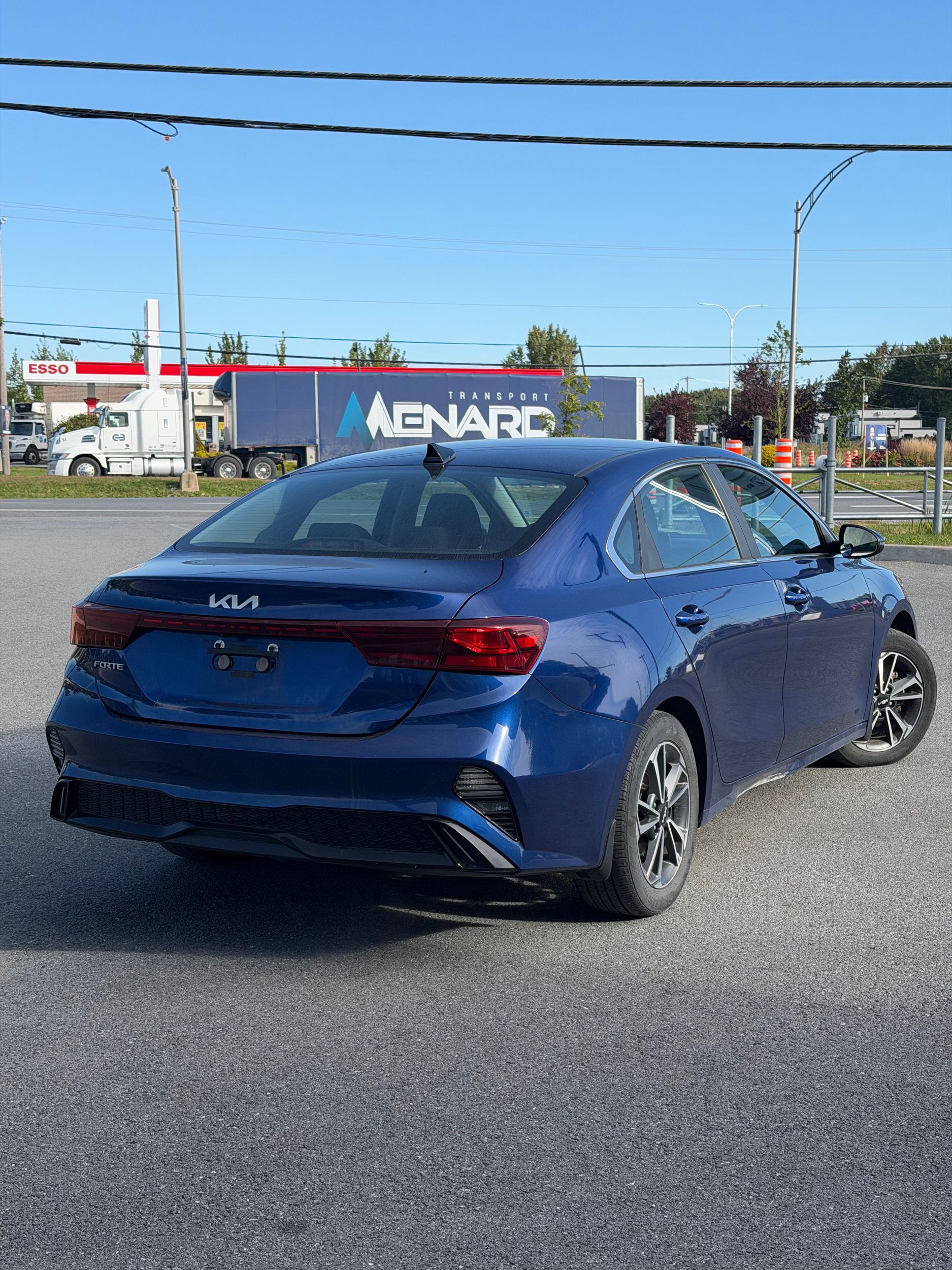 Photo 2023 Kia Forte EX #4