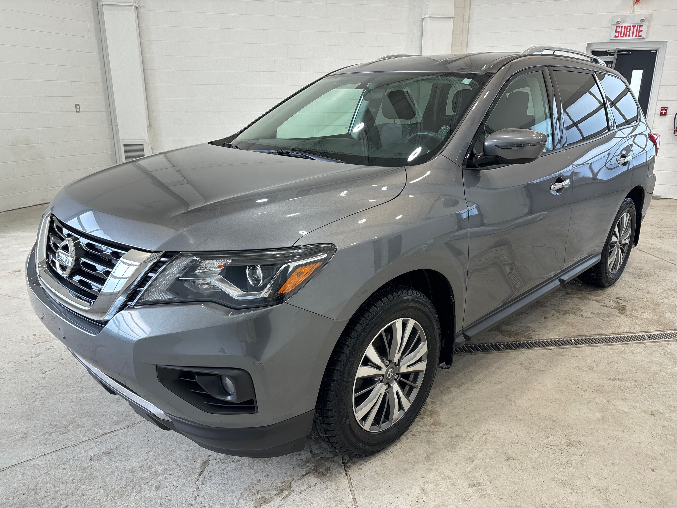 2018 Nissan Pathfinder SV AWD | #X0215A | Nissan de Boucherville