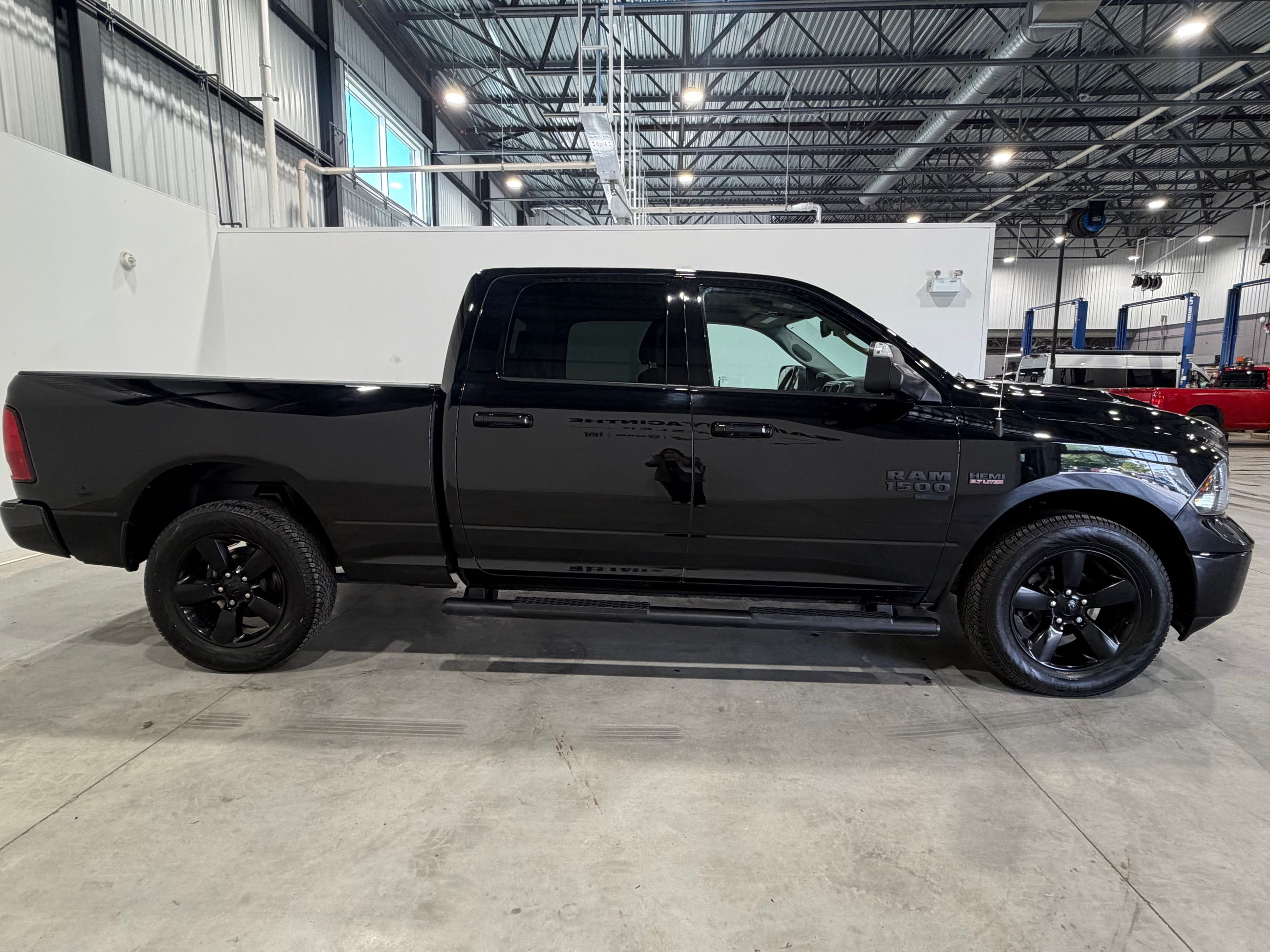 Photo Ram 1500 Classic SLT 2023 #4