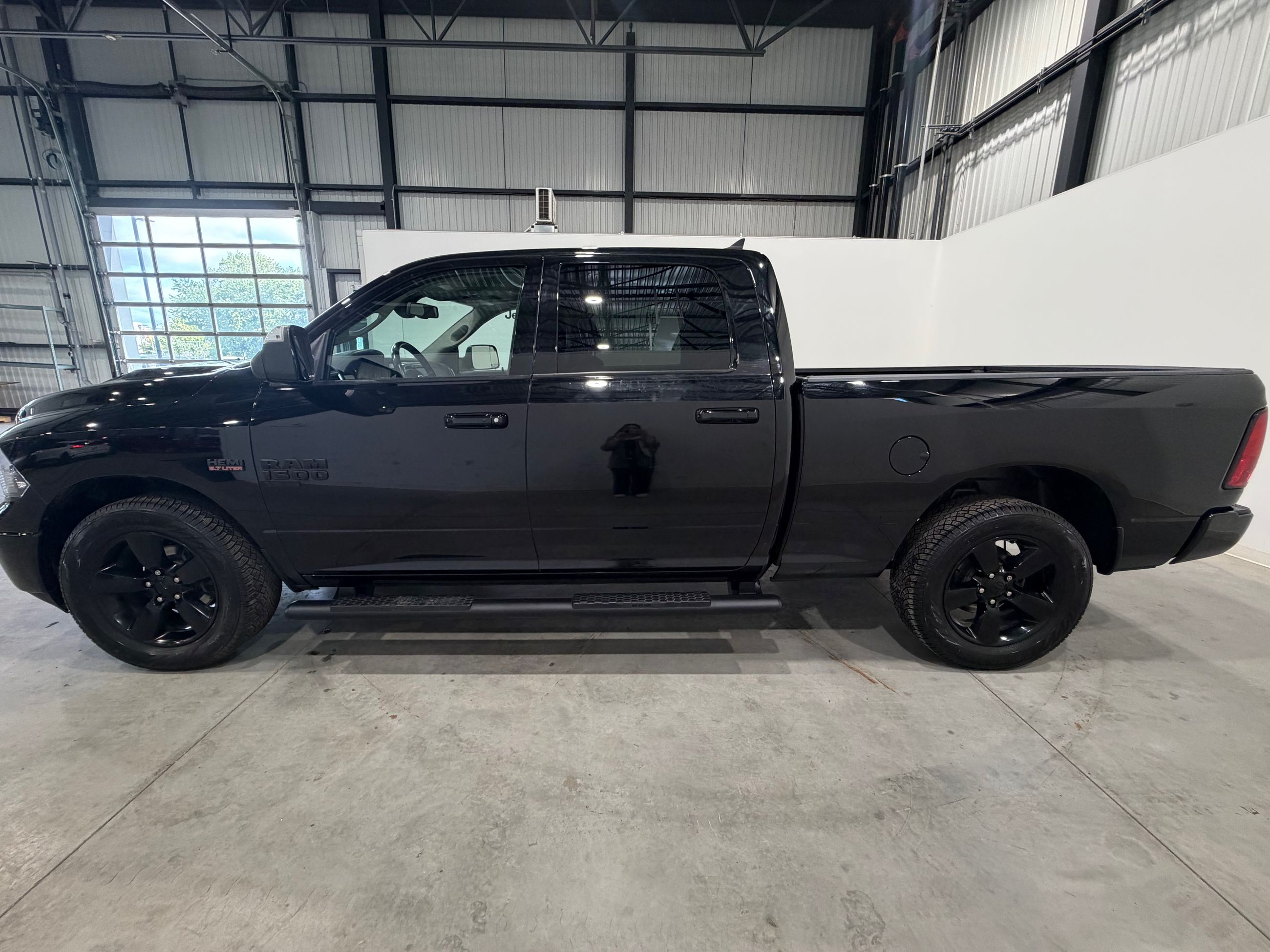 Photo Ram 1500 Classic SLT 2023 #8