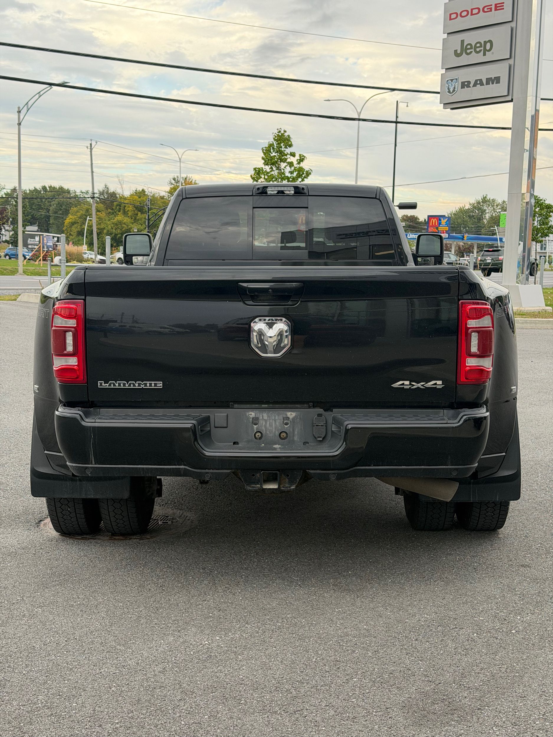 Photo Ram 3500 Laramie 2023 #4