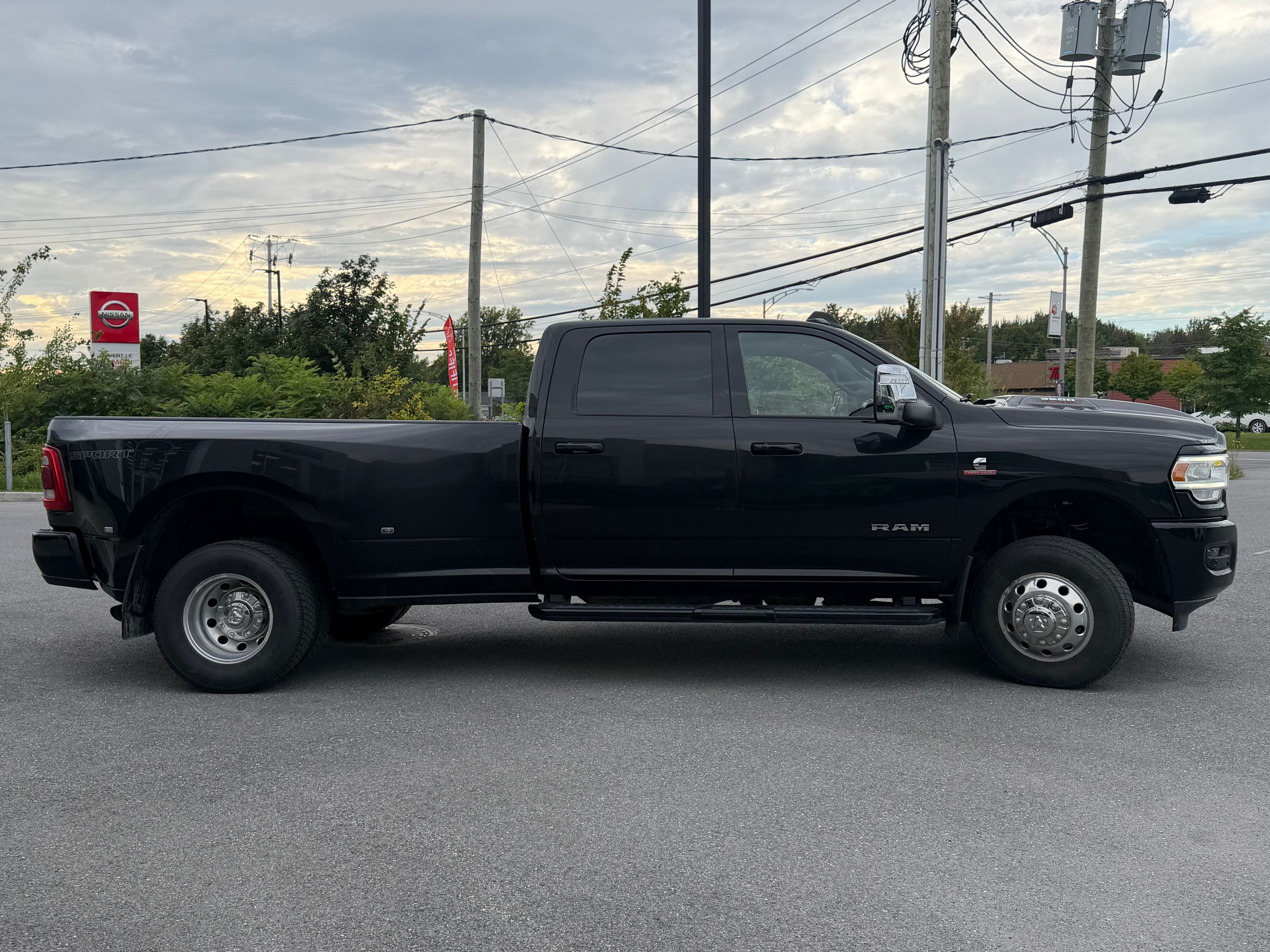 Photo Ram 3500 Laramie 2023 #2