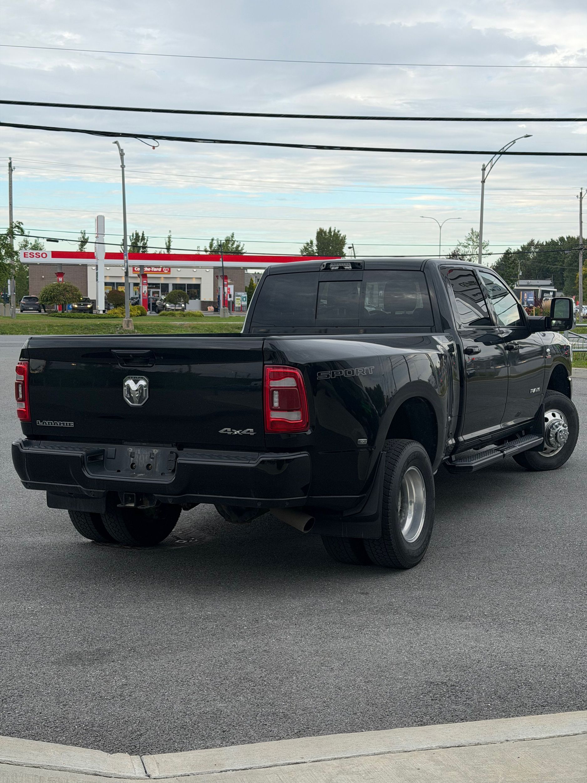 Photo Ram 3500 Laramie 2023 #3