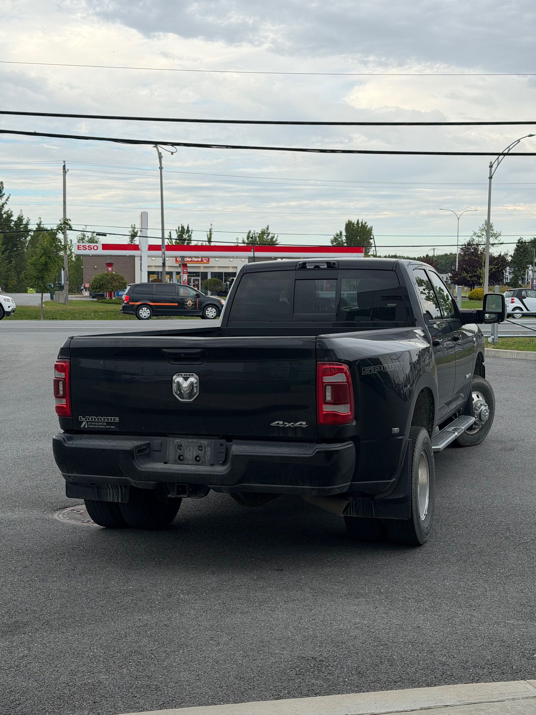Photo Ram 3500 Laramie 2024 #4