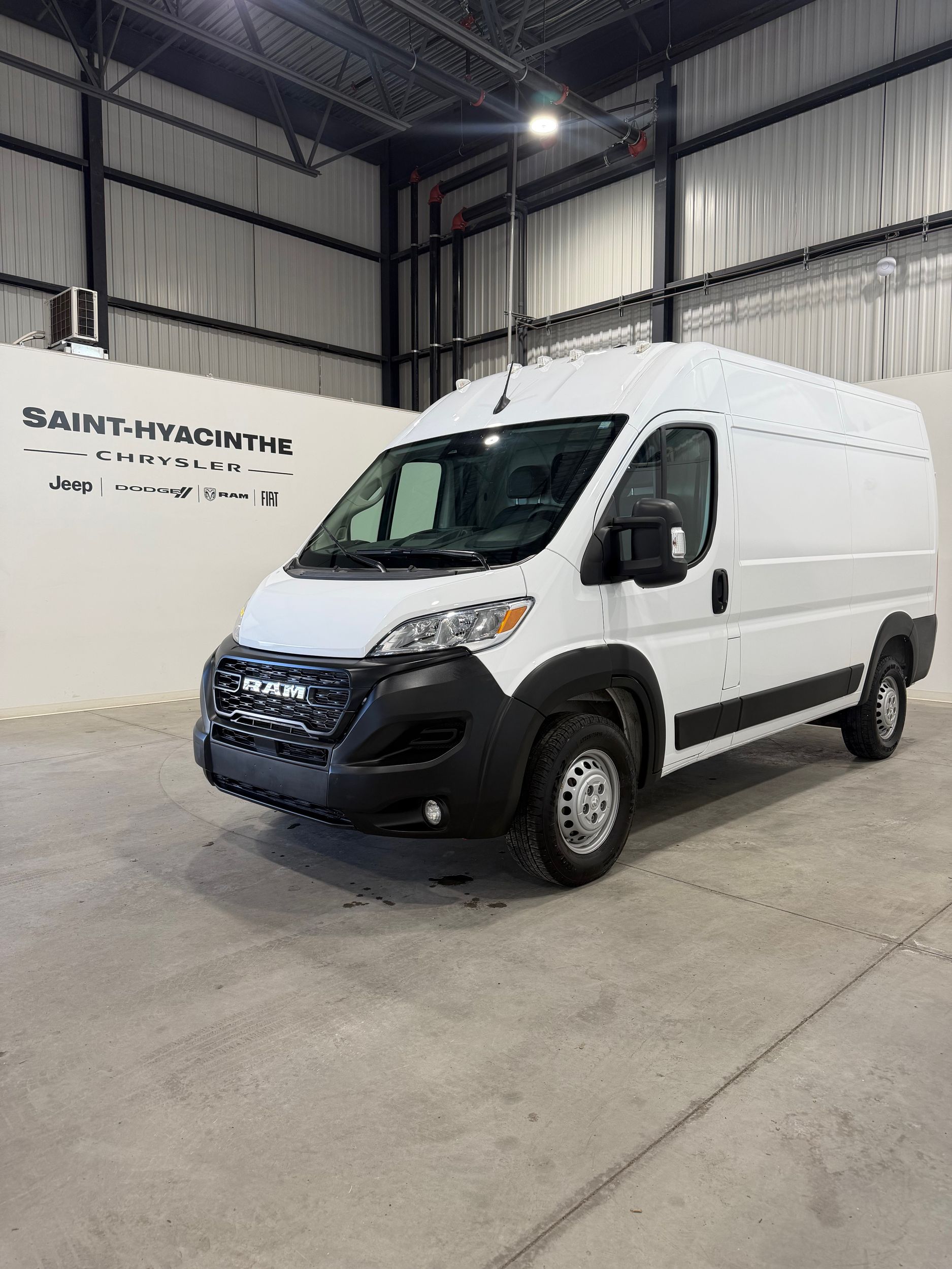 Photo Ram ProMaster Cargo Van Tradesman 2025 #1