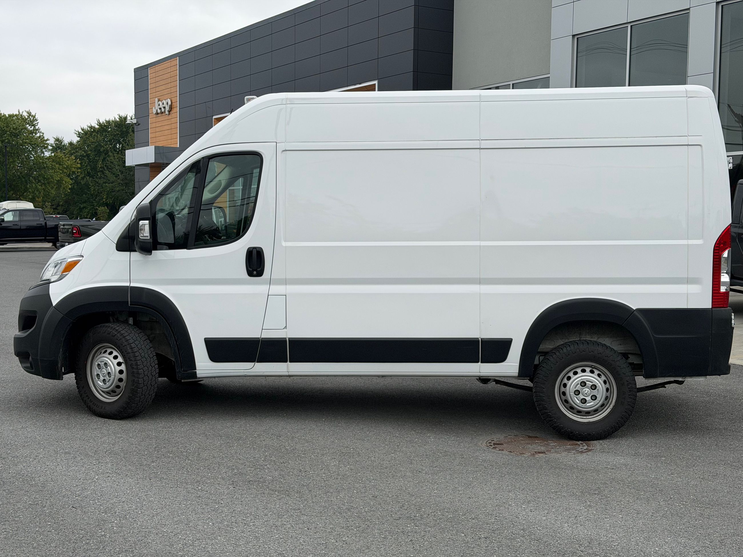 Photo Ram ProMaster Cargo Van Tradesman 2025 #8