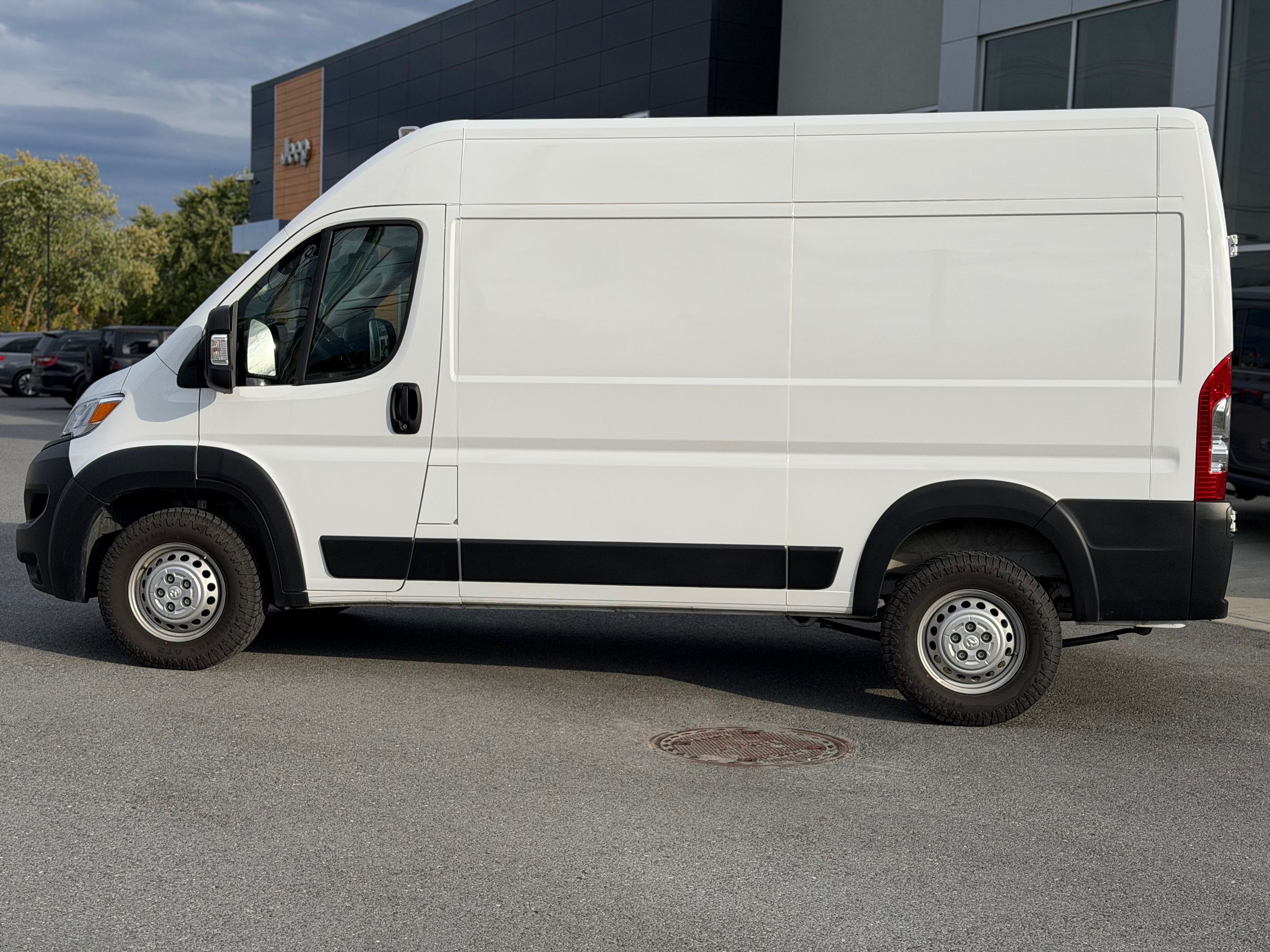 Photo 2025 Ram ProMaster Cargo Van Tradesman #8