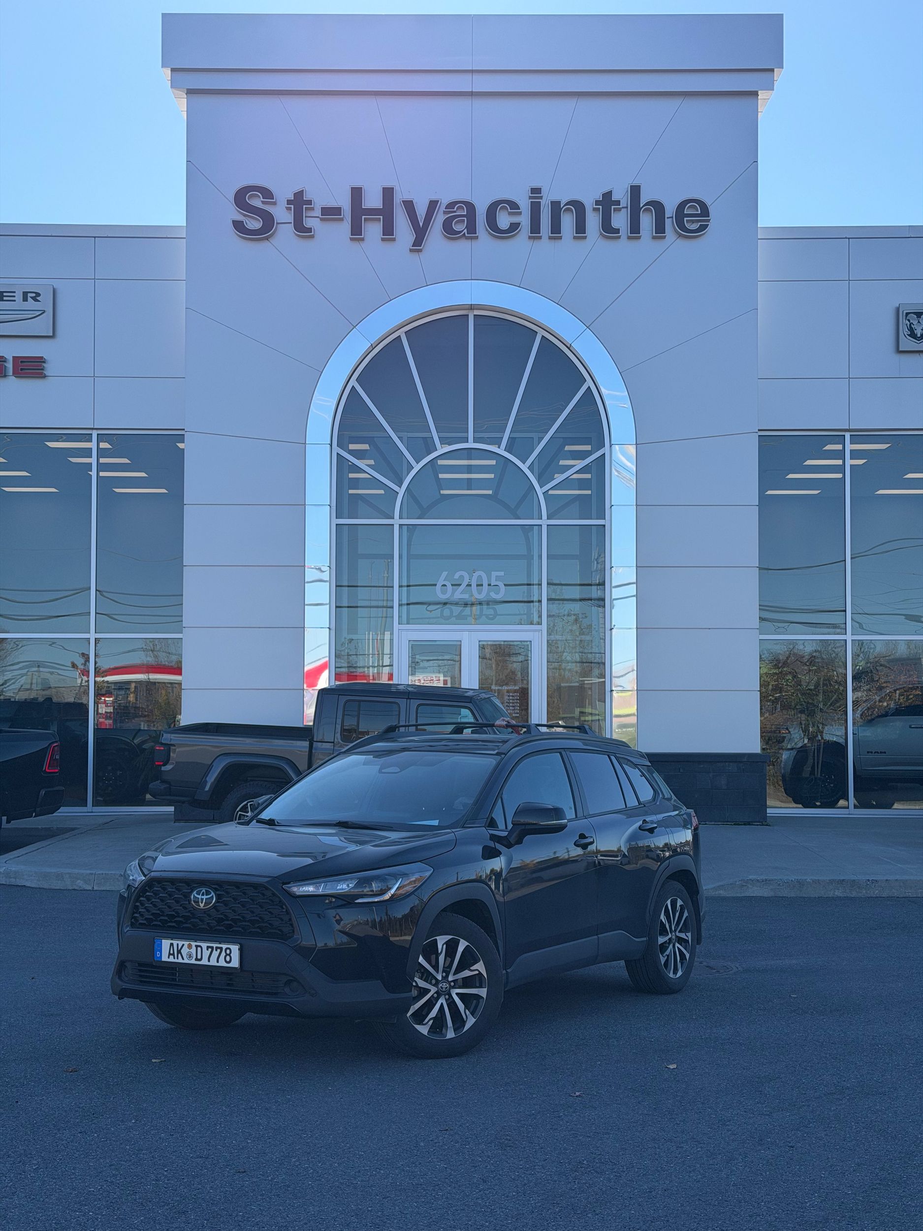 Photo 2025 Toyota Corolla Cross LE #1