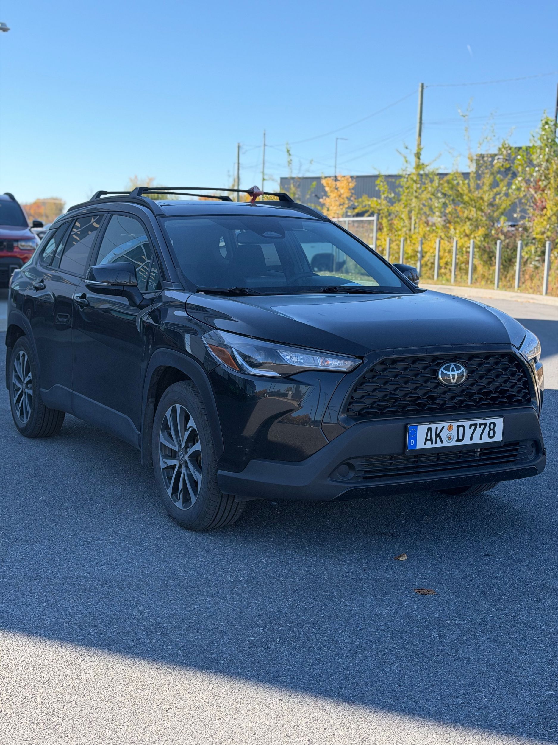 Photo 2025 Toyota Corolla Cross LE #3