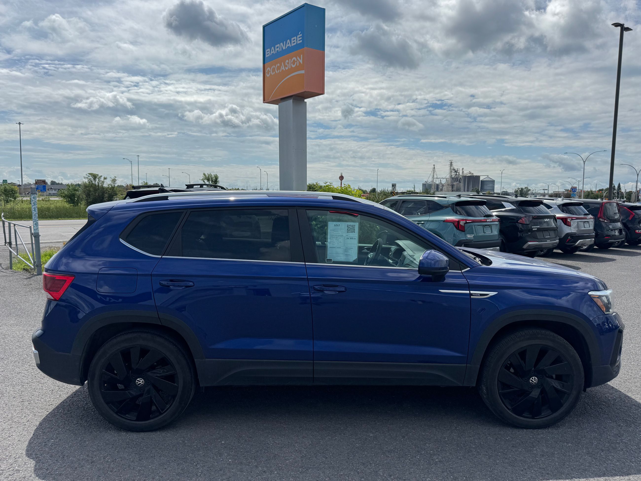 Photo Volkswagen Taos Comfortline 4Motion Toit-Panoramique 2024 #4