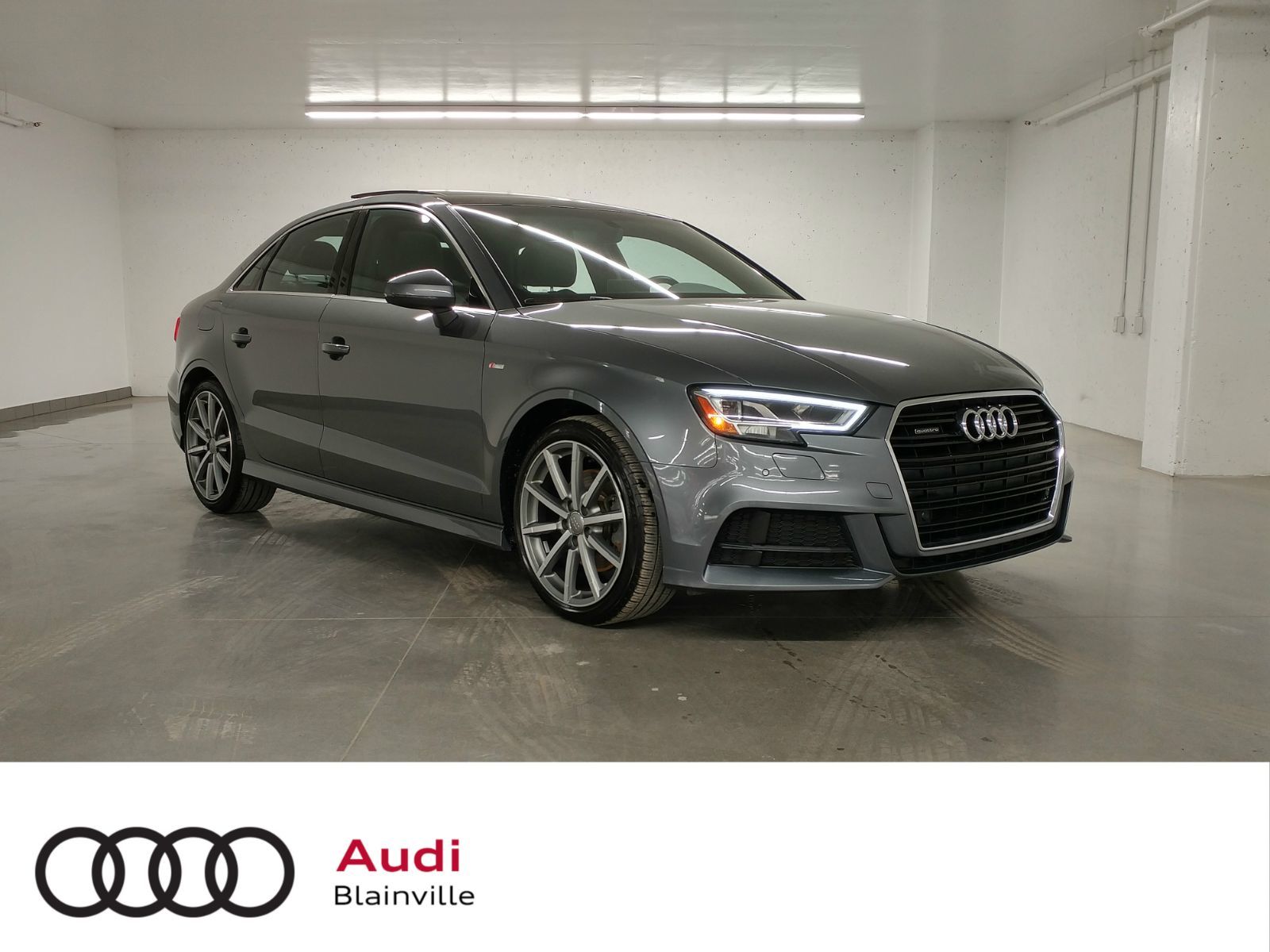 MAGNIFIQUE PORTE CLES CUIR ALU AUDI S LINE Neuf ...........