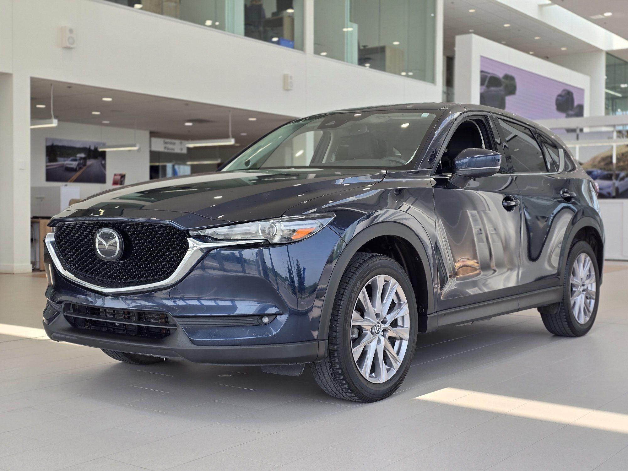 Mazda CX-5 GT AWD | TOIT | CUIR | CAMÉRA | 8 PNEUS | BAS KM!! 2019 GT AWD | TOIT | CUIR | CAMÉRA | 8 PNEUS | BAS KM!!