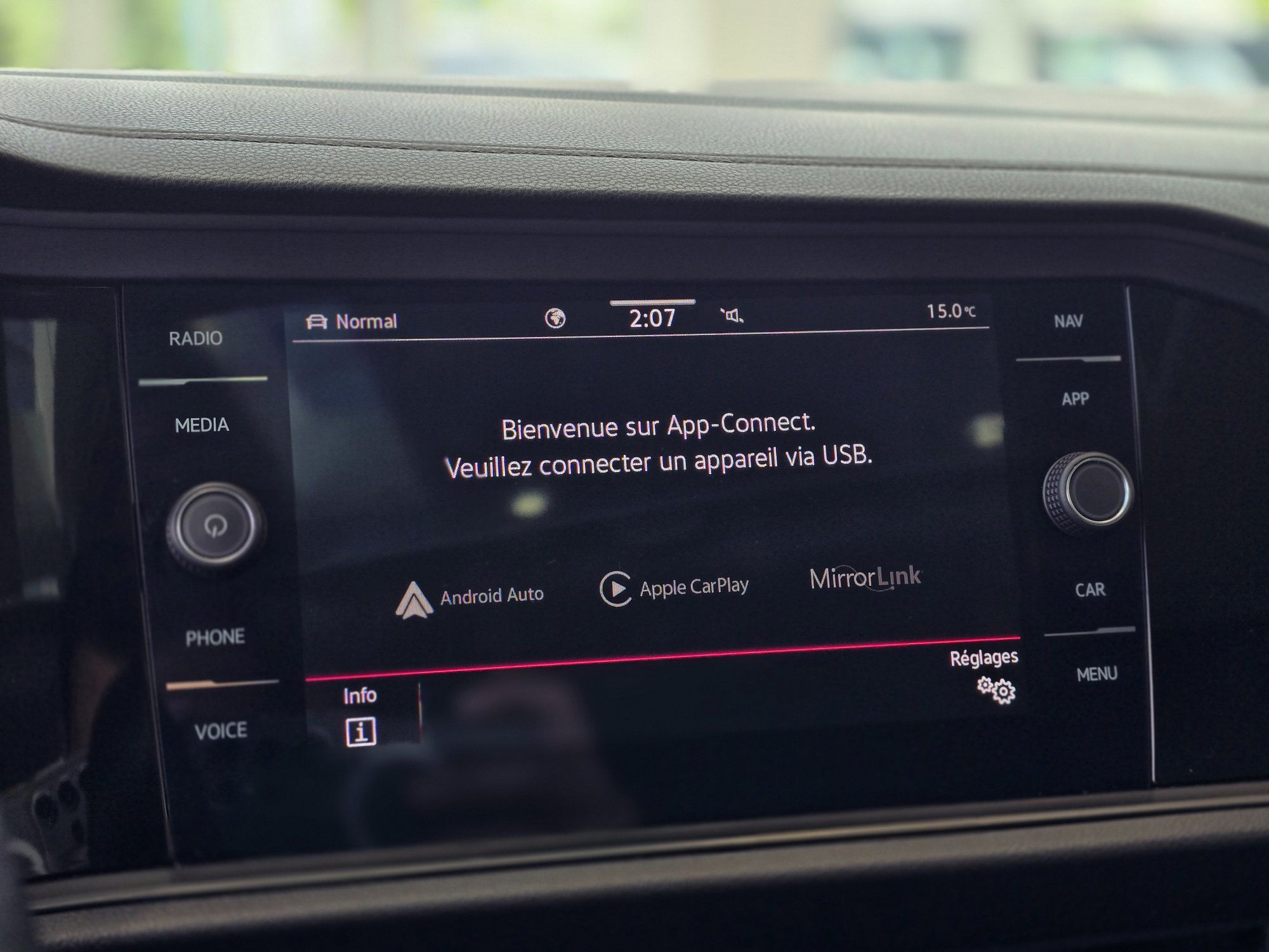 Volkswagen Jetta Highline TOIT | CUIR | CARPLAY | NAV | DÉMARREUR 2022 Highline TOIT | CUIR | CARPLAY | NAV | DÉMARREUR