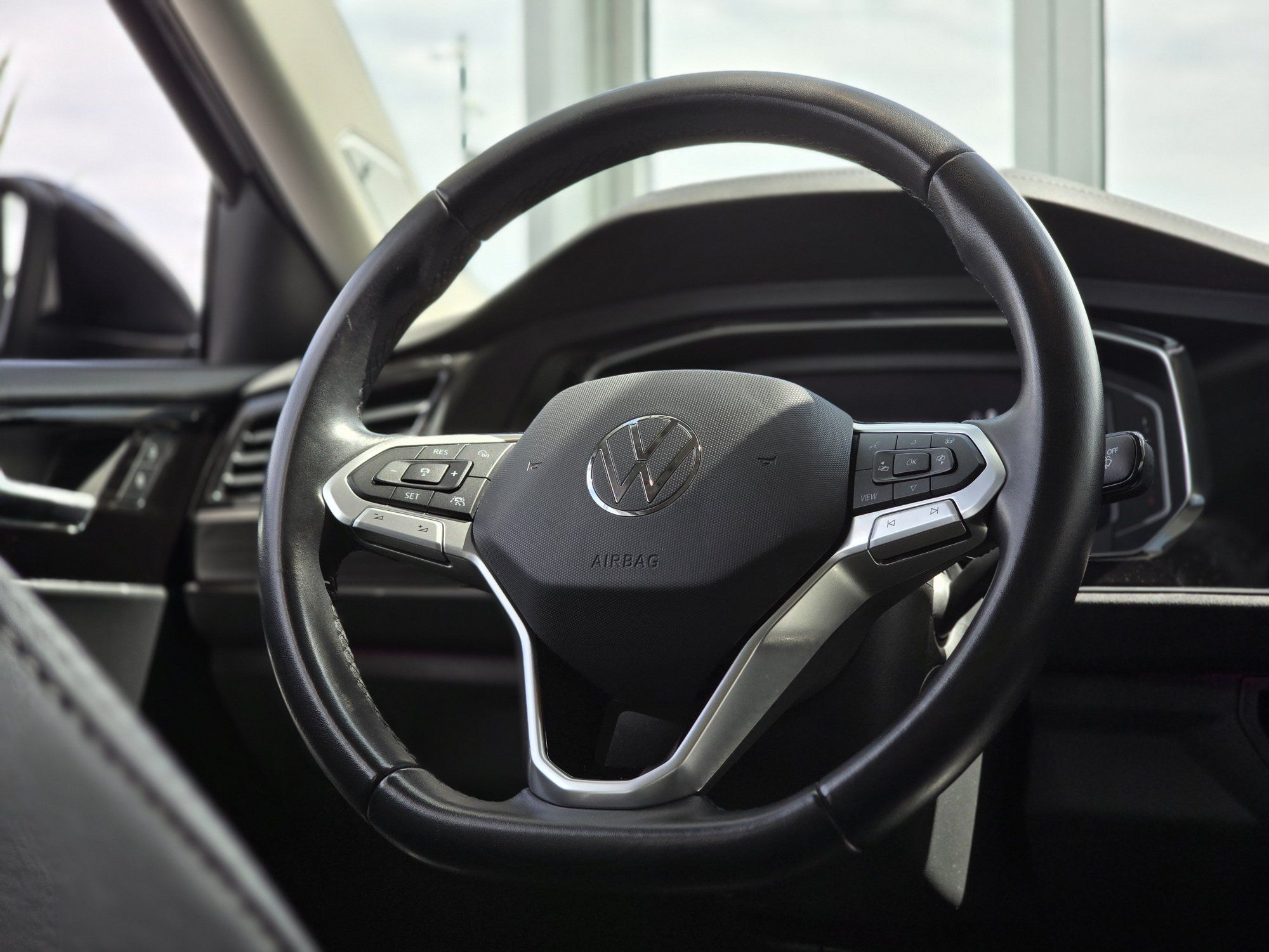Volkswagen Jetta Highline TOIT | CUIR | CARPLAY | NAV | DÉMARREUR 2022 Highline TOIT | CUIR | CARPLAY | NAV | DÉMARREUR