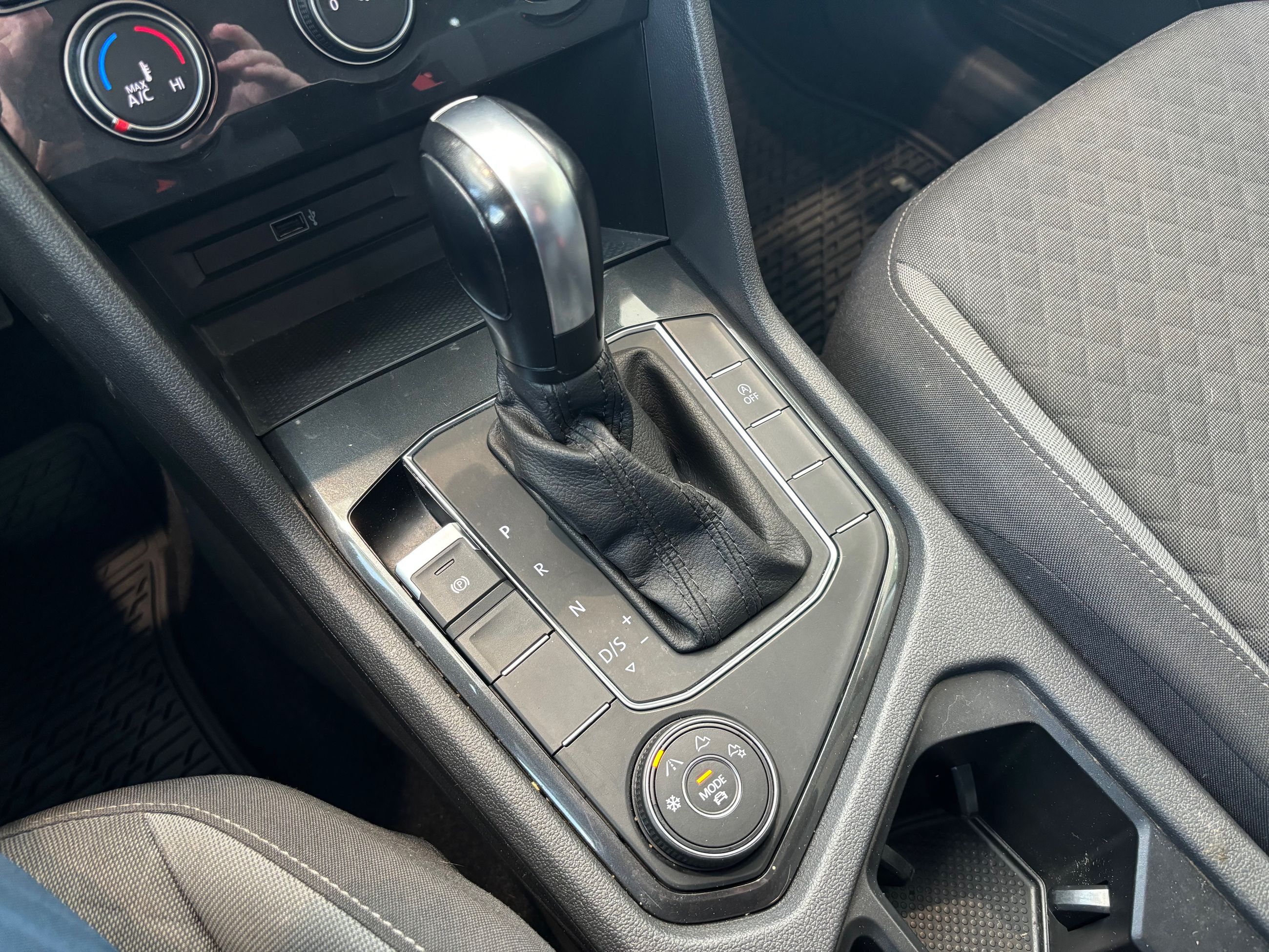 Volkswagen Tiguan Trendline 4MOTION | CARPLAY | CAMÉRA | BLUETOOTH 2019 Trendline 4MOTION | CARPLAY | CAMÉRA | BLUETOOTH
