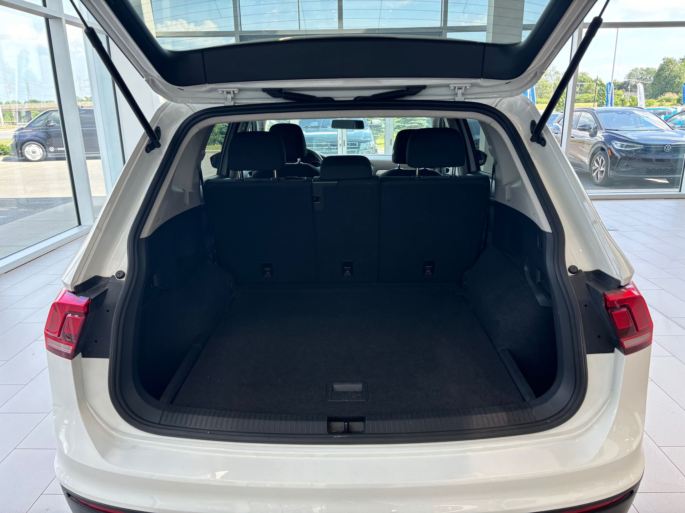 Volkswagen Tiguan Trendline 4MOTION | CARPLAY | CAMÉRA | BLUETOOTH 2019 Trendline 4MOTION | CARPLAY | CAMÉRA | BLUETOOTH