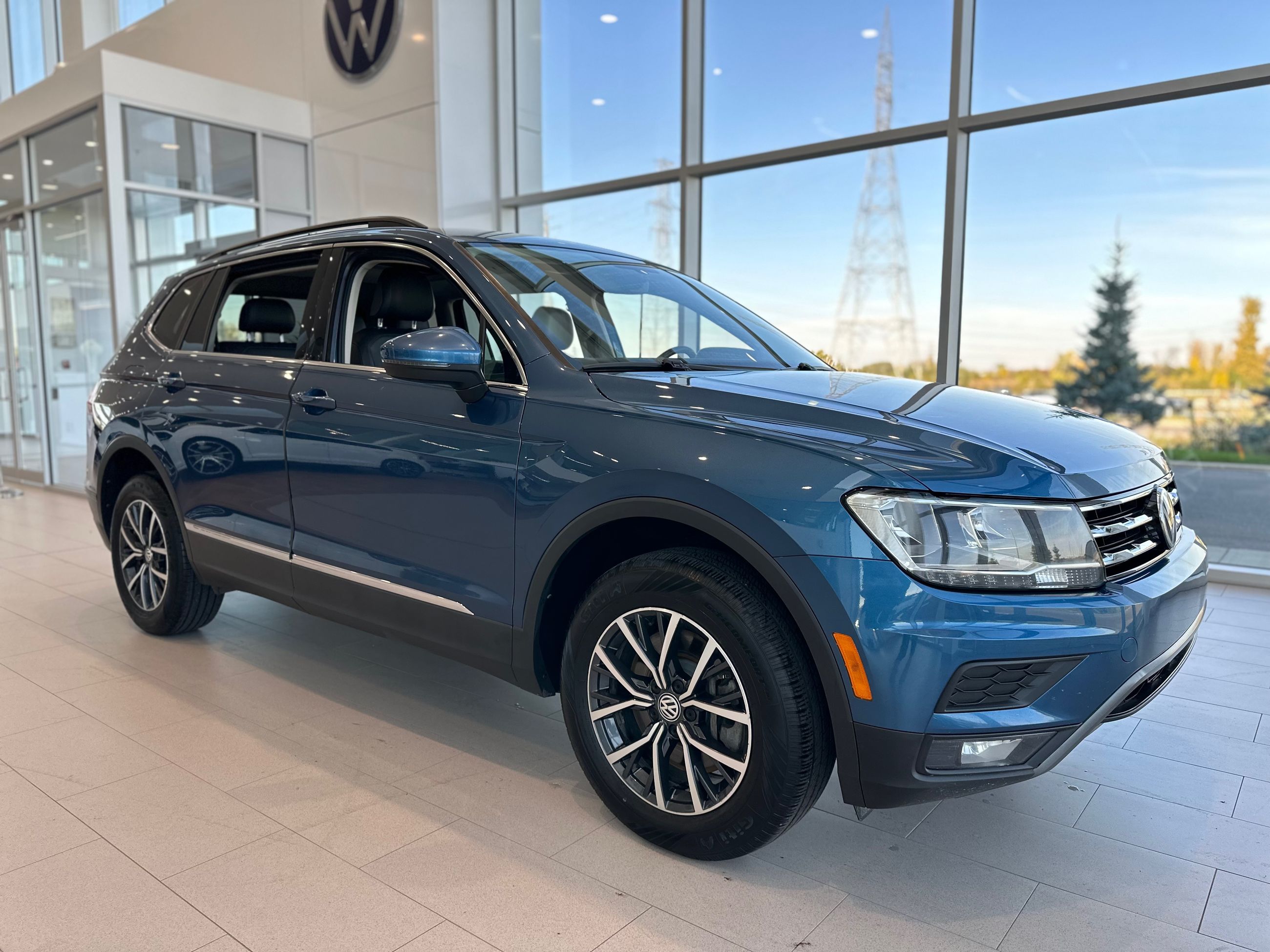 Volkswagen Lauzon Boisbriand in Boisbriand, 2020 Volkswagen Tiguan  Comfortline AWD, TOIT PANO, CUIR, CARPLAY