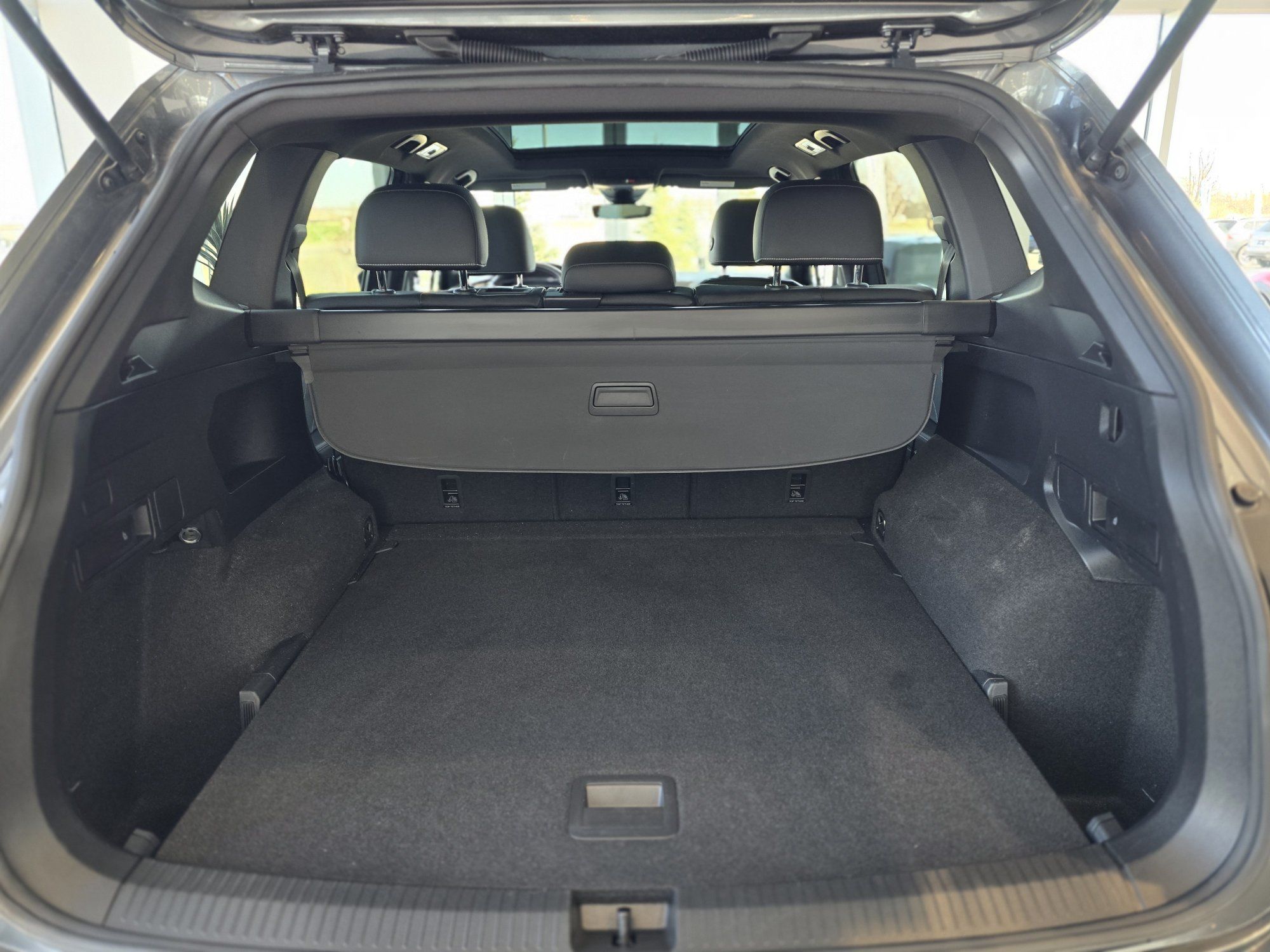 2022 Volkswagen Tiguan Comfortline R-Line Black Edition | PANO | CUIR Comfortline R-Line Black Edition | PANO | CUIR