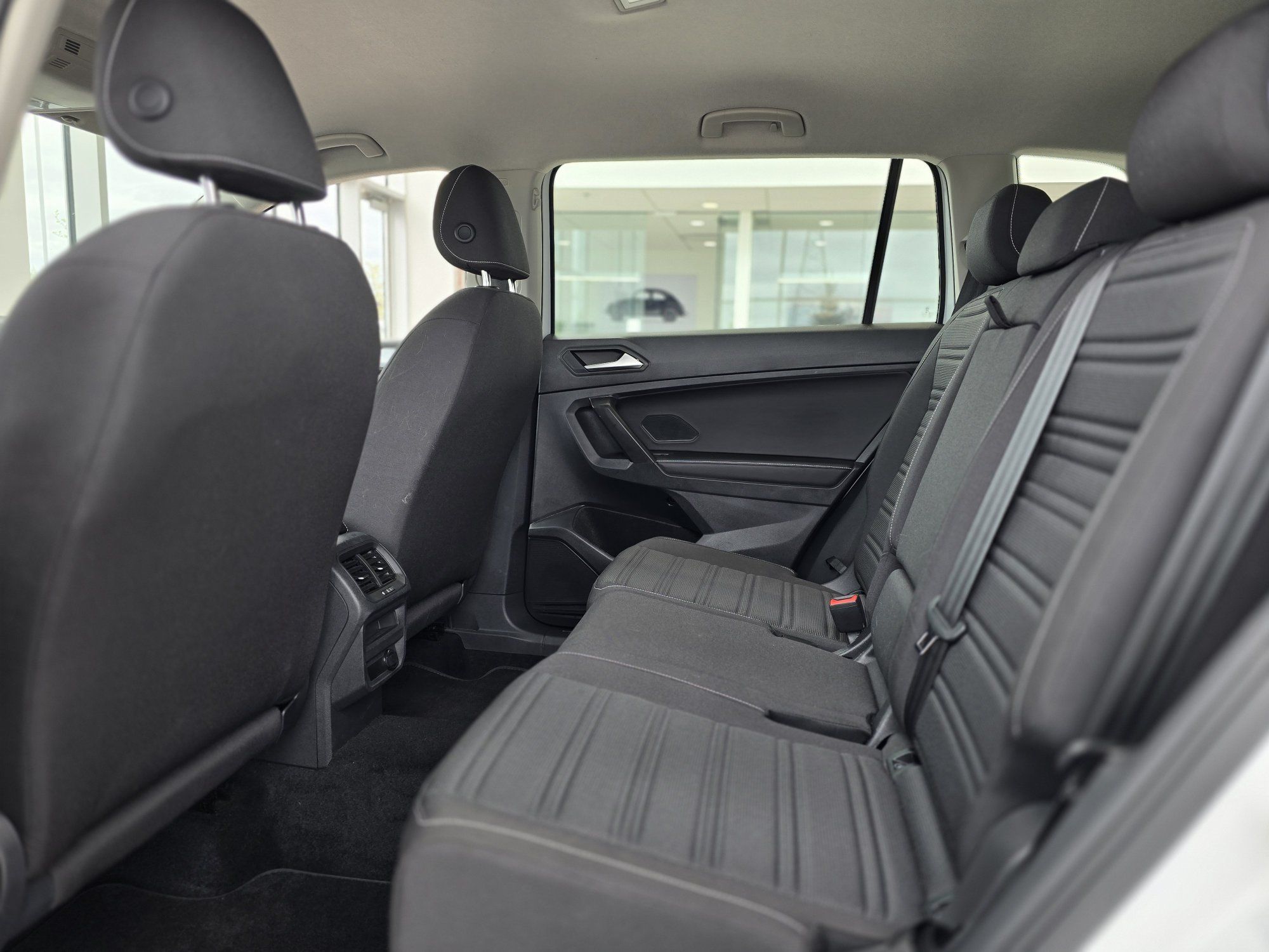 2022 Volkswagen Tiguan Trendline 4MOTION | CARPLAY | CAMÉRA | BAS KM !! Trendline 4MOTION | CARPLAY | CAMÉRA | BAS KM !!