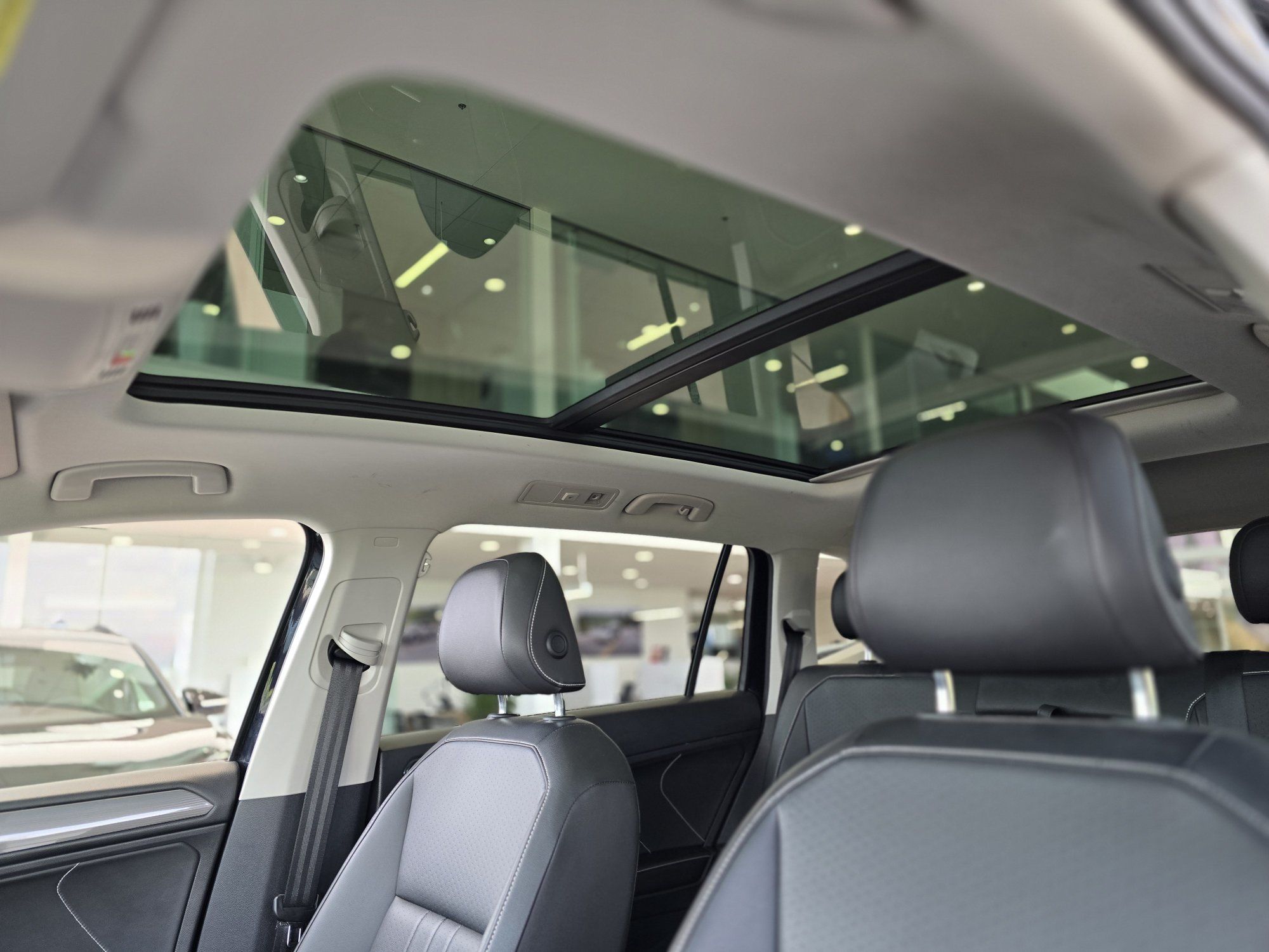 Volkswagen Tiguan Comfortline TOIT PANO | CUIR | CARPLAY | CAMÉRA 2022 Comfortline TOIT PANO | CUIR | CARPLAY | CAMÉRA