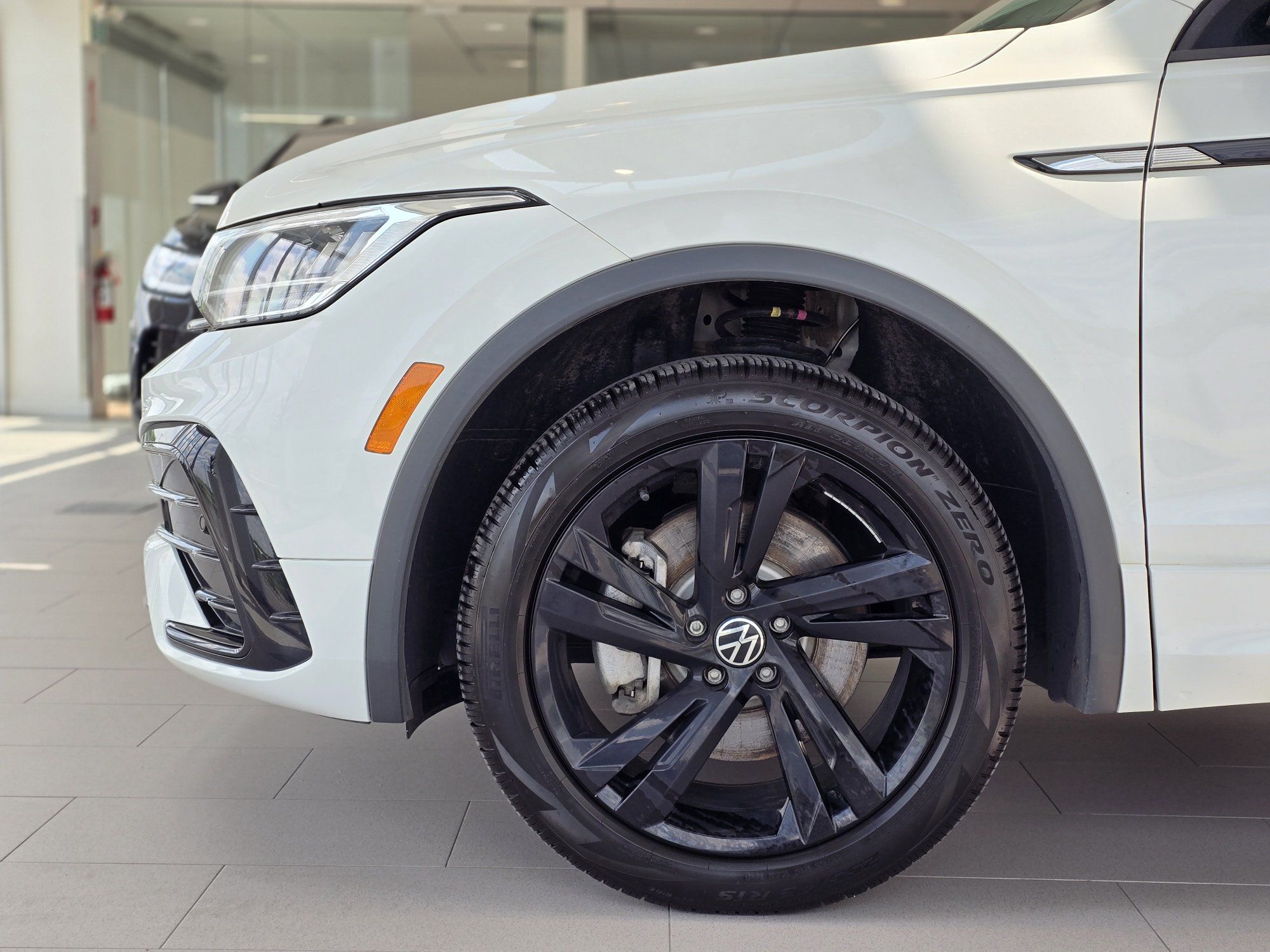 2024 Volkswagen Tiguan Comfortline R-Line Black Edition TOIT | CUIR | CAM Comfortline R-Line Black Edition TOIT | CUIR | CAM