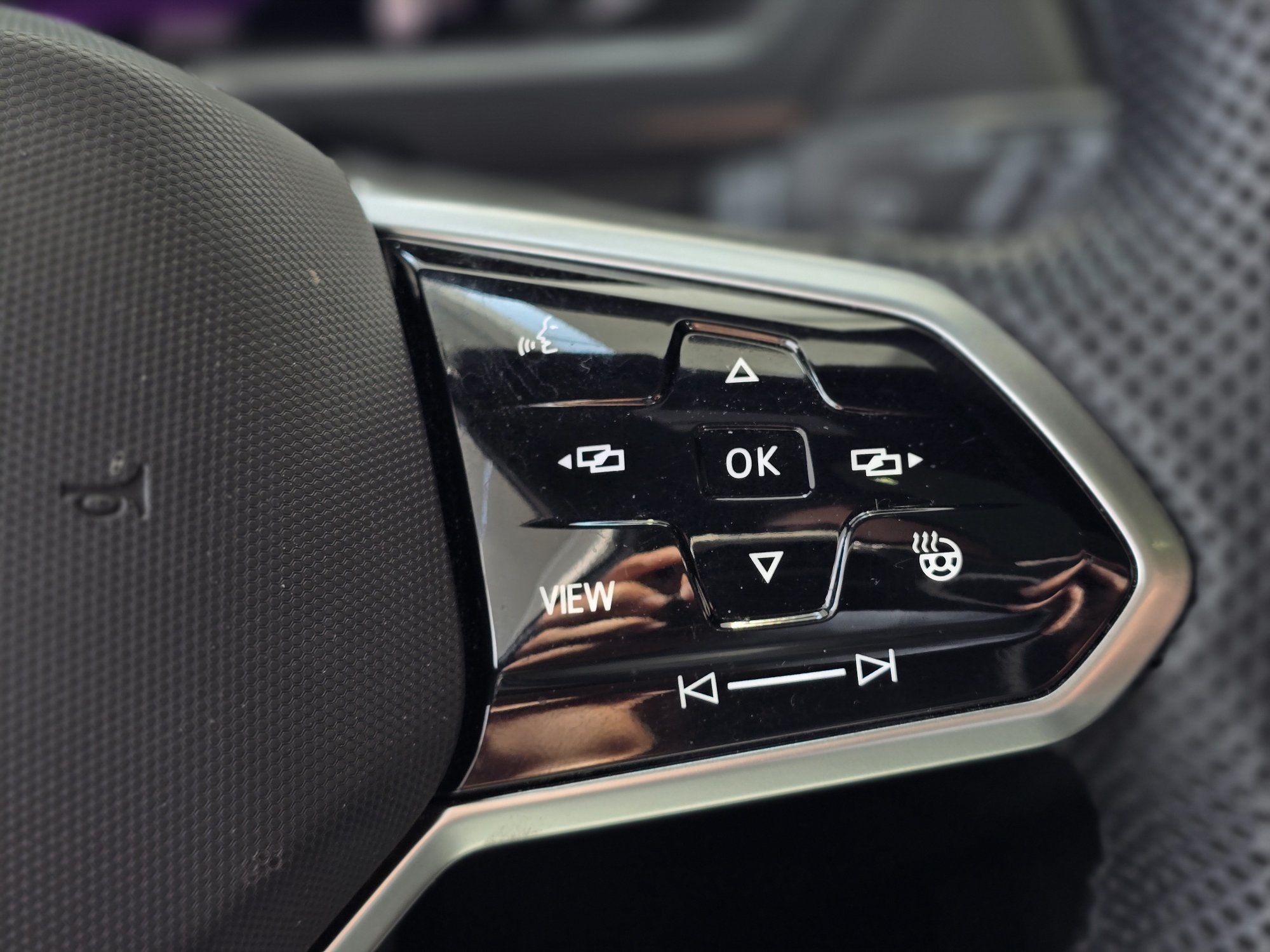 2024 Volkswagen Tiguan Comfortline R-Line Black Edition TOIT | CUIR | CAM Comfortline R-Line Black Edition TOIT | CUIR | CAM