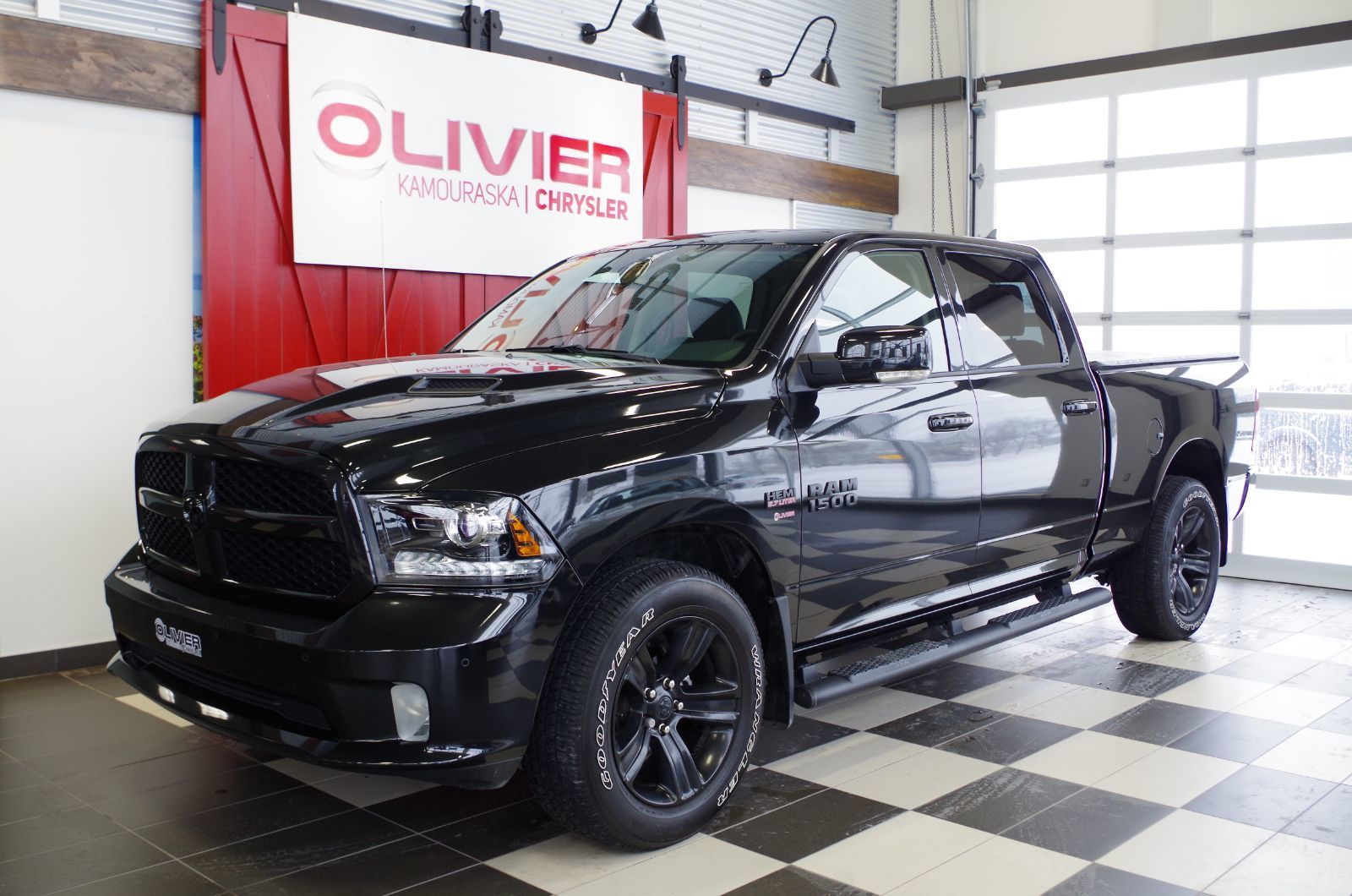 Olivier Nissan Grand Sault Pre Owned 18 Ram 1500 Night Edition Toit Ouvrant Bluetooth For Sale In Grand Falls