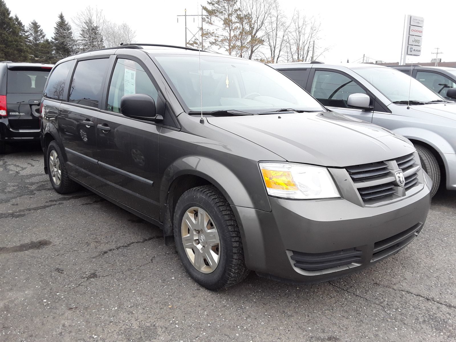 2010 dodge caravan stow and go