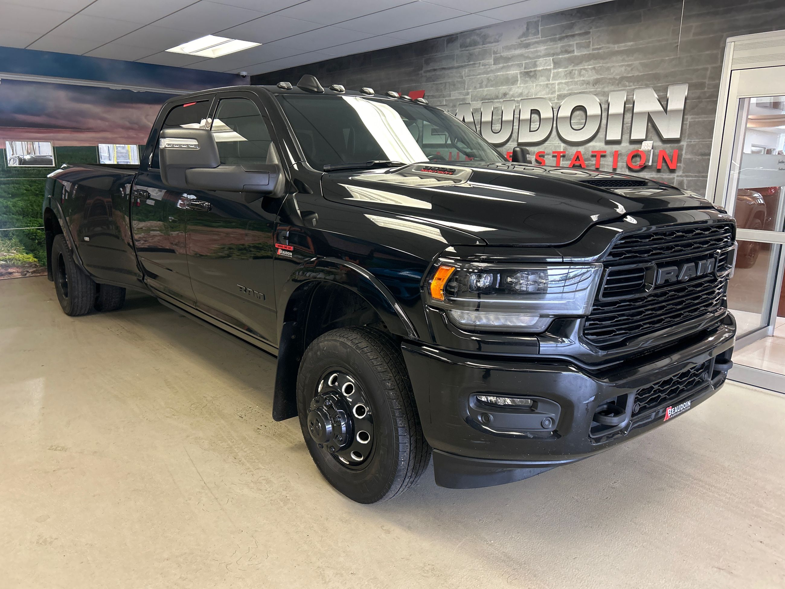 2024 RAM 3500 CREW Limited