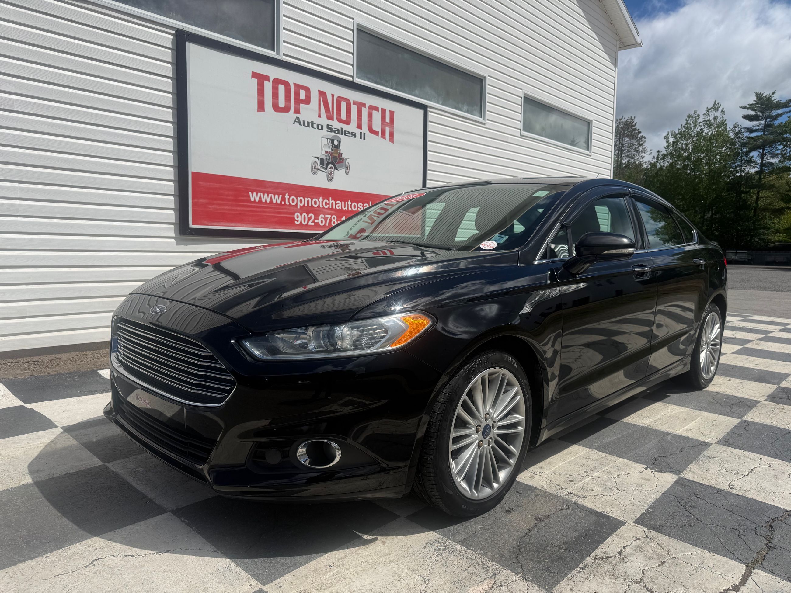 2016 Ford Fusion SE, keyless entry, backup camera, Bluetooth