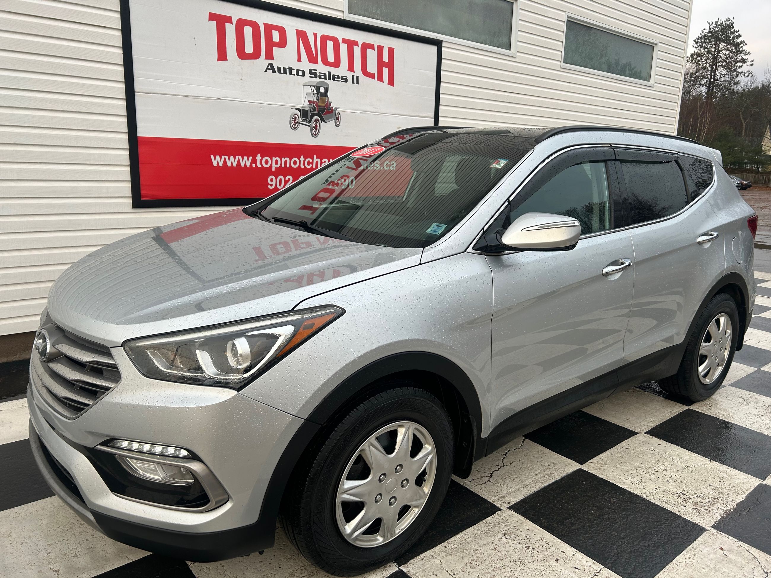 Top Notch Auto Sales II PreOwned 2017 Hyundai Santa Fe Luxury