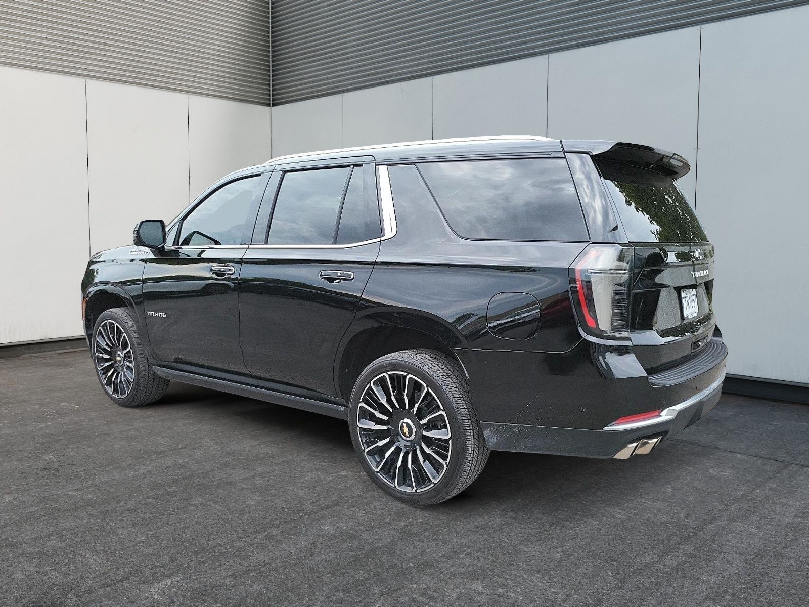Photo 2025 Chevrolet Tahoe HIGH COUNTRY AWD #4