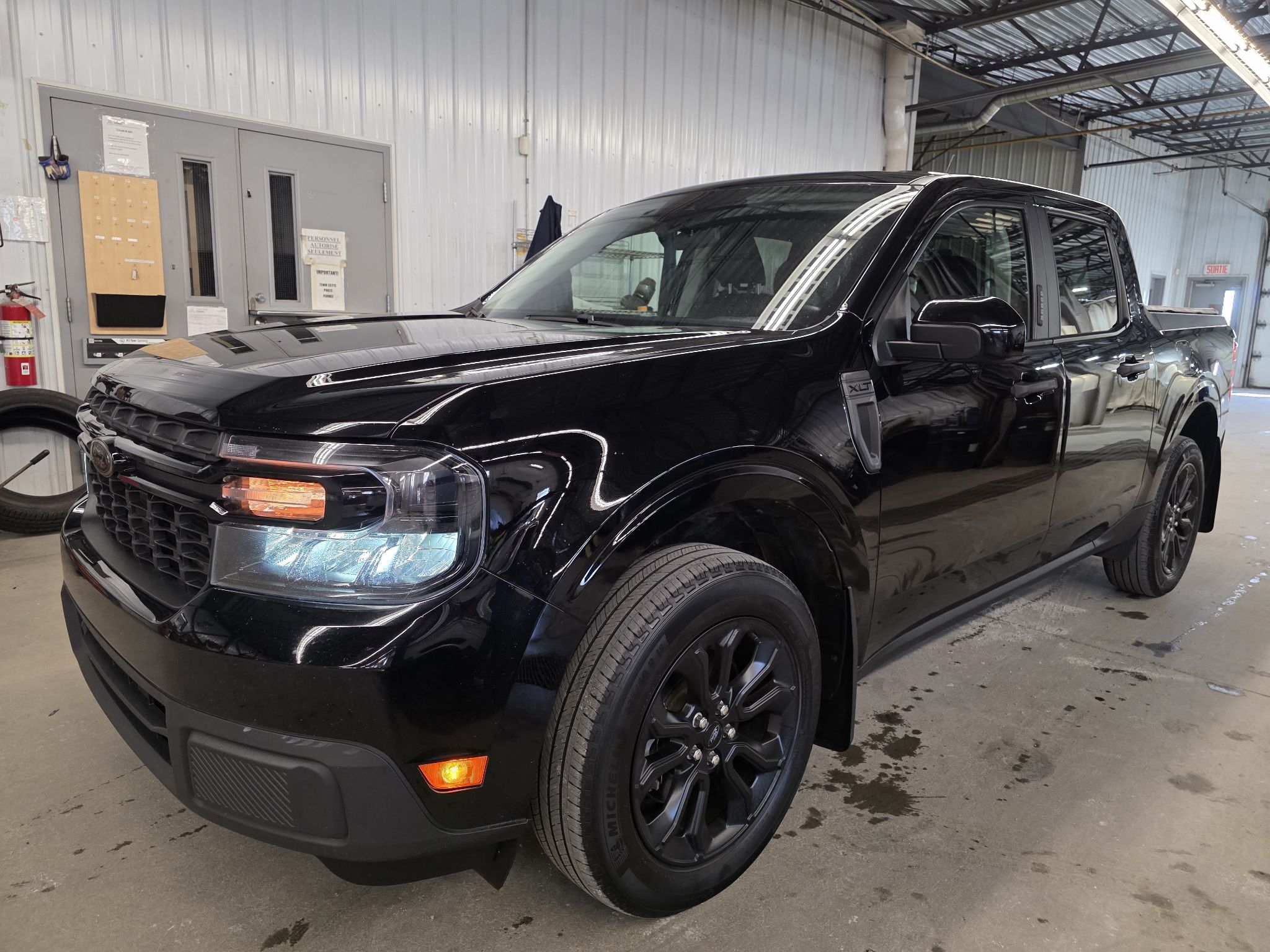 2023 Ford Maverick XLT **ENSEMBLE LUXE XLT + BLACK PACKAGE ** ENSEMBLE REMORQUAGE 4000 LBS ** SIEGES ET VOLANT CHAU