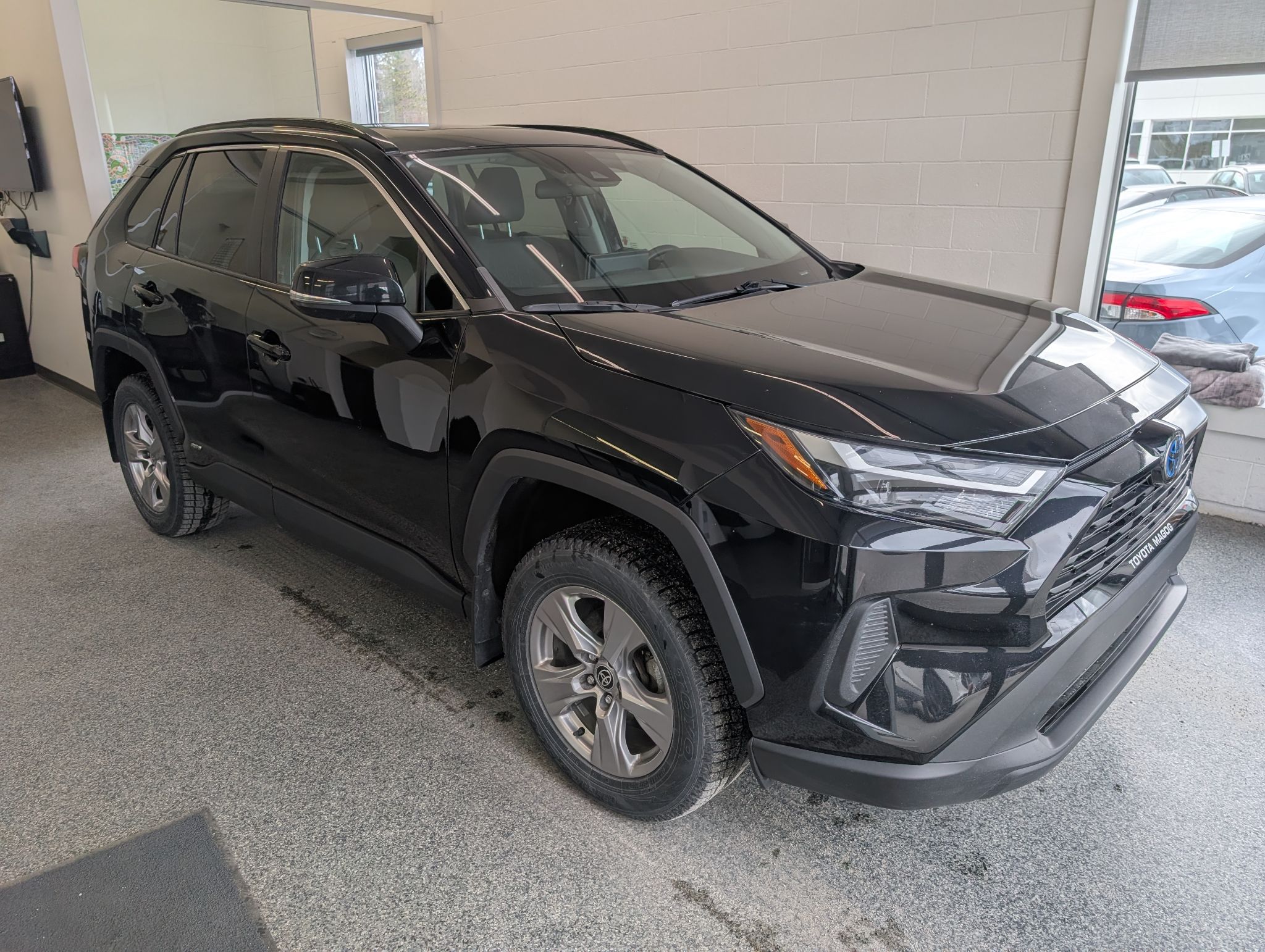 2023 Toyota RAV4 XLE,