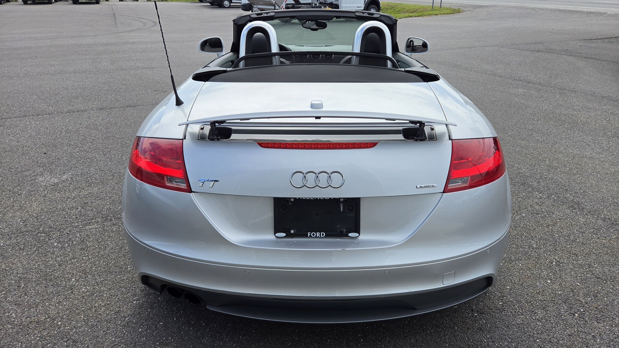 Audi TT 2010 — photo 6