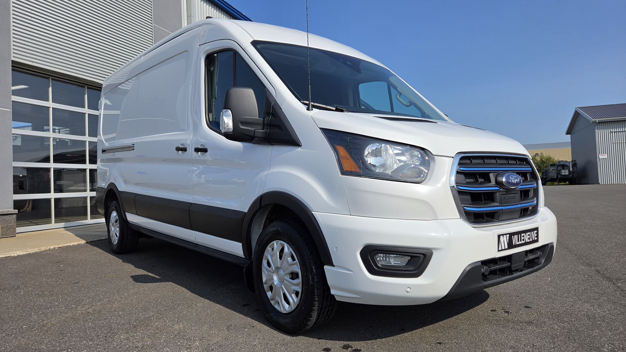 Ford E-Transit Cargo Van 2022 — photo 5