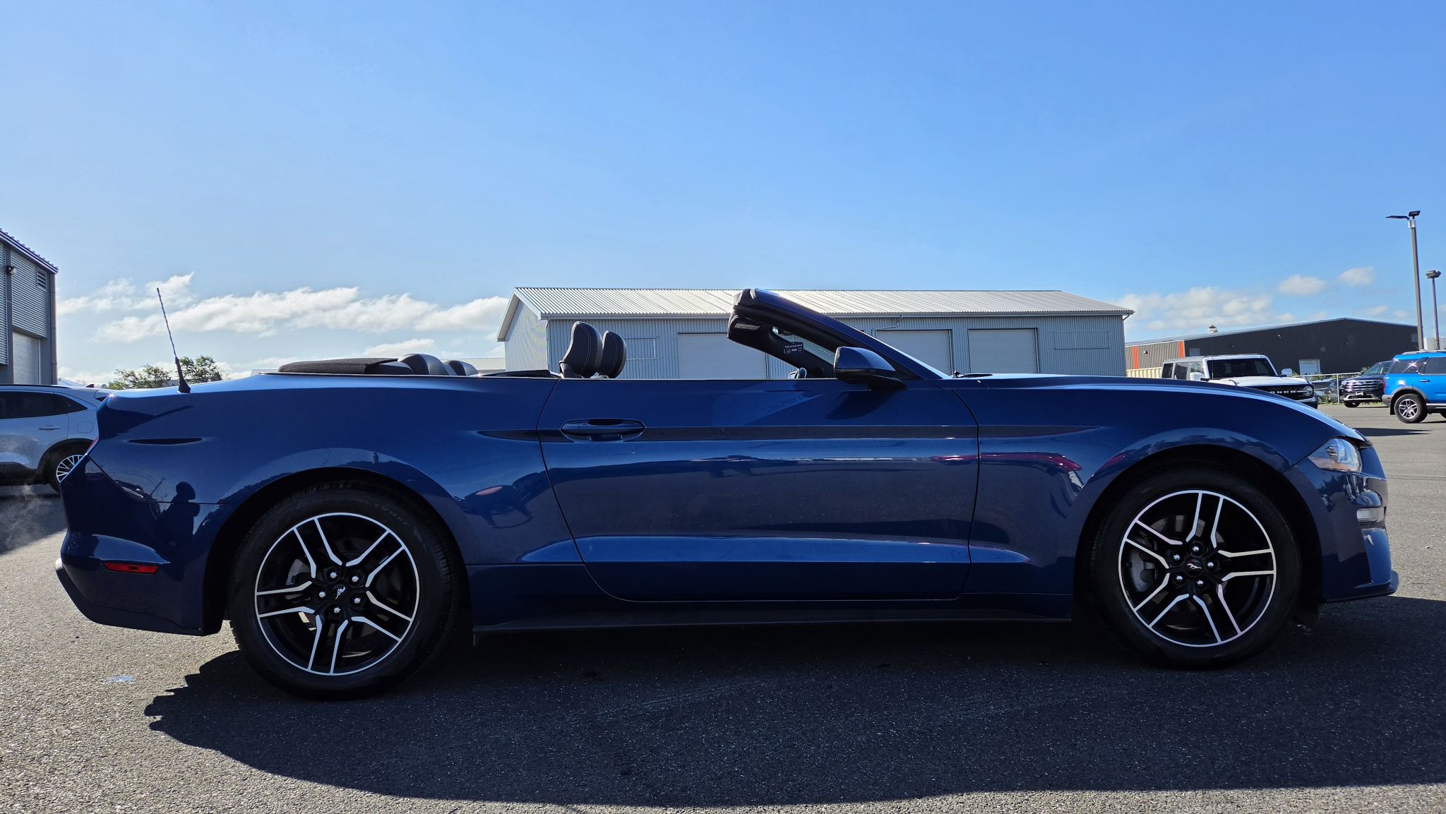 Ford Mustang 2023 — photo 3